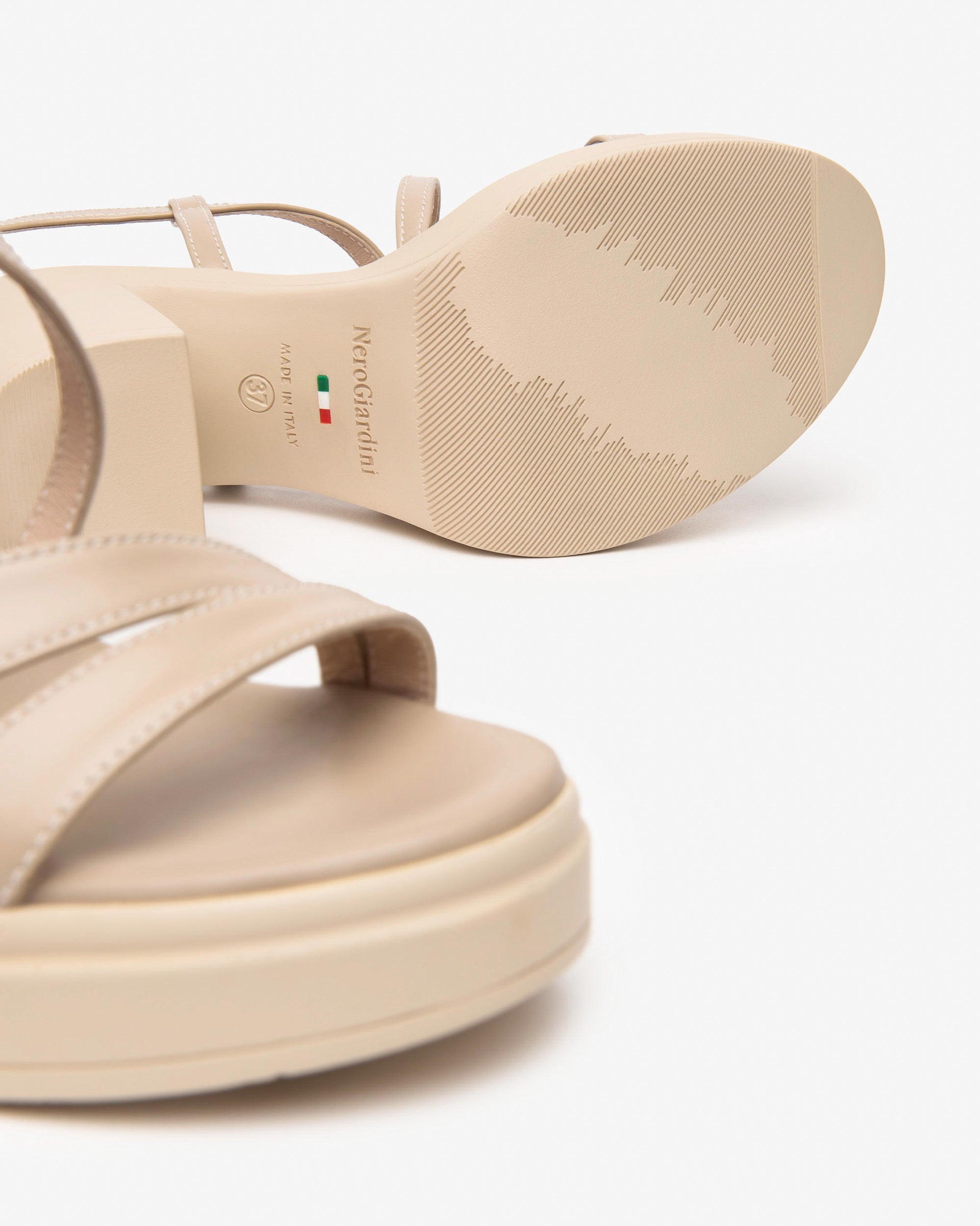 NeroGiardini Sandales Femme Cuir Confort Été