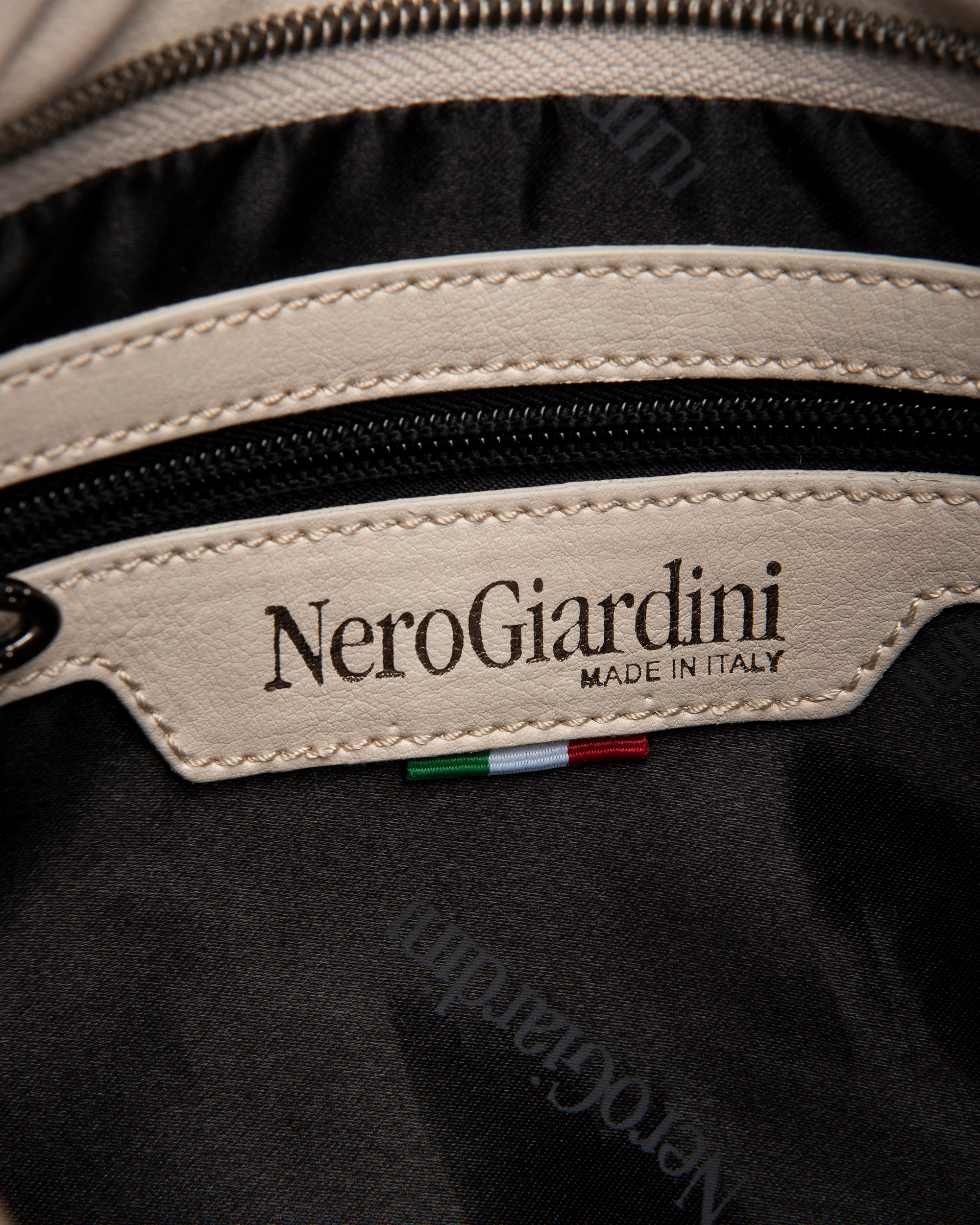 NeroGiardini Sacs Pochette Femme Matière Technique