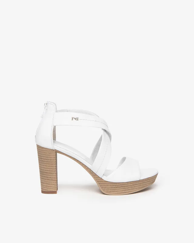 Nerogiardini Sandales Sandales Femme en Cuir Confort