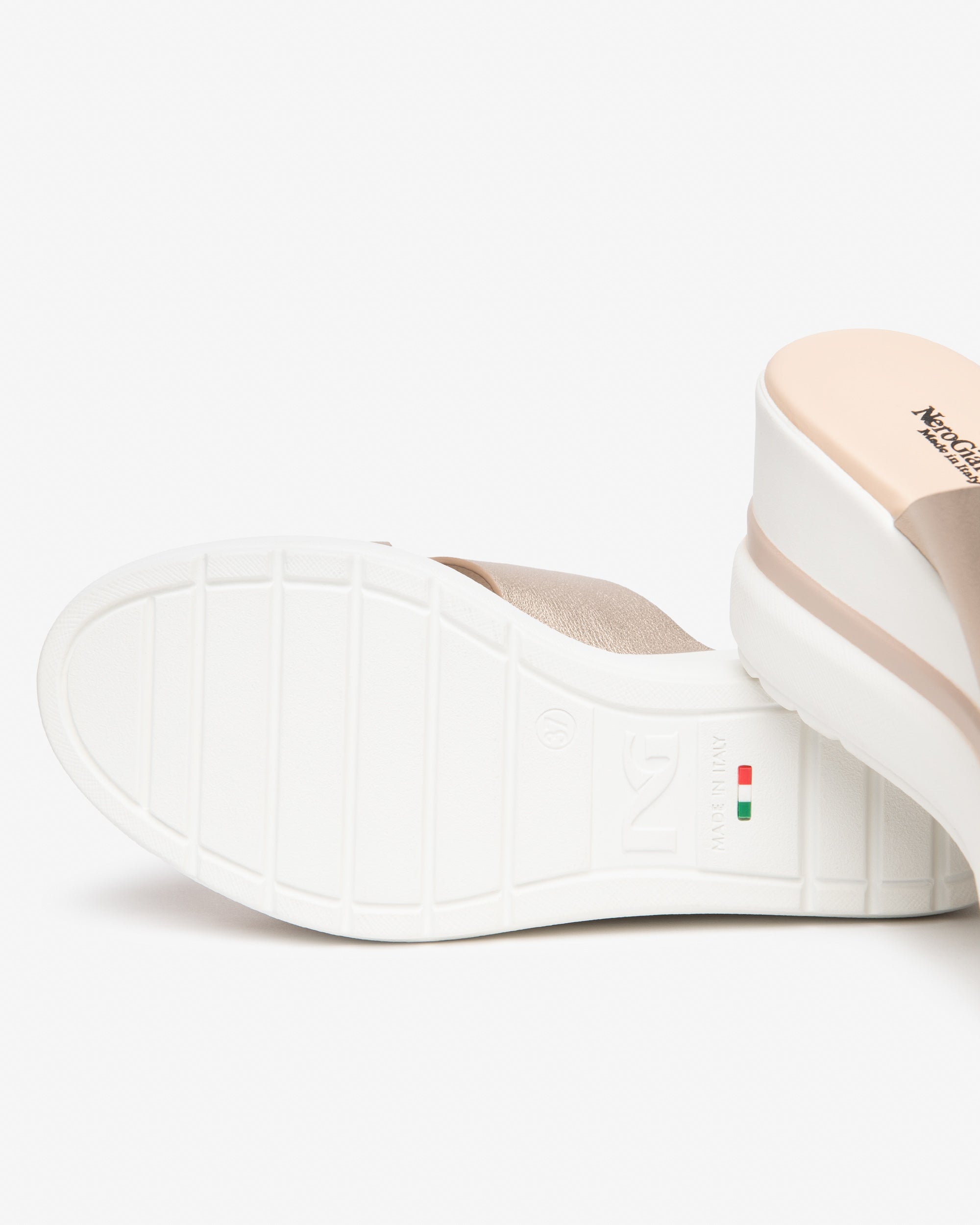NeroGiardini Mules mules cuir femme été