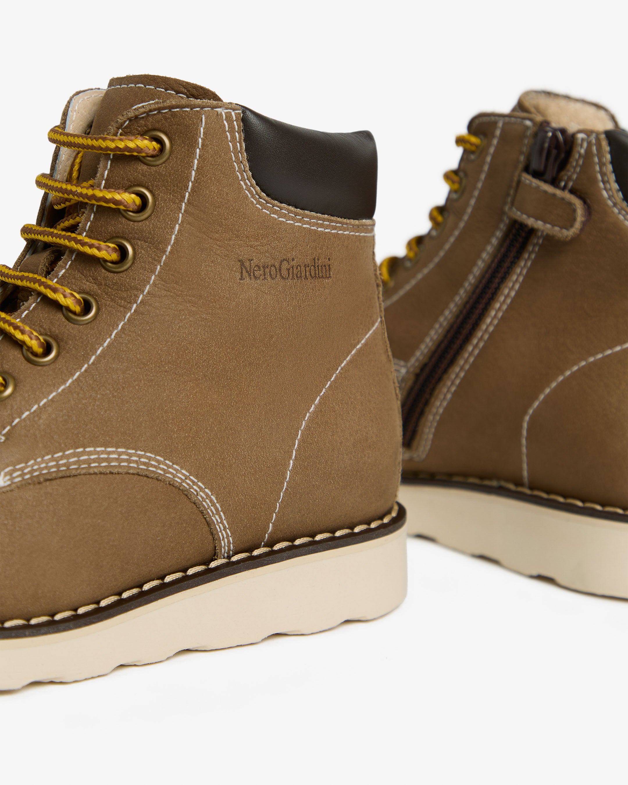 NeroGiardini Bottines bottines garçon cuir pointure 34 légère