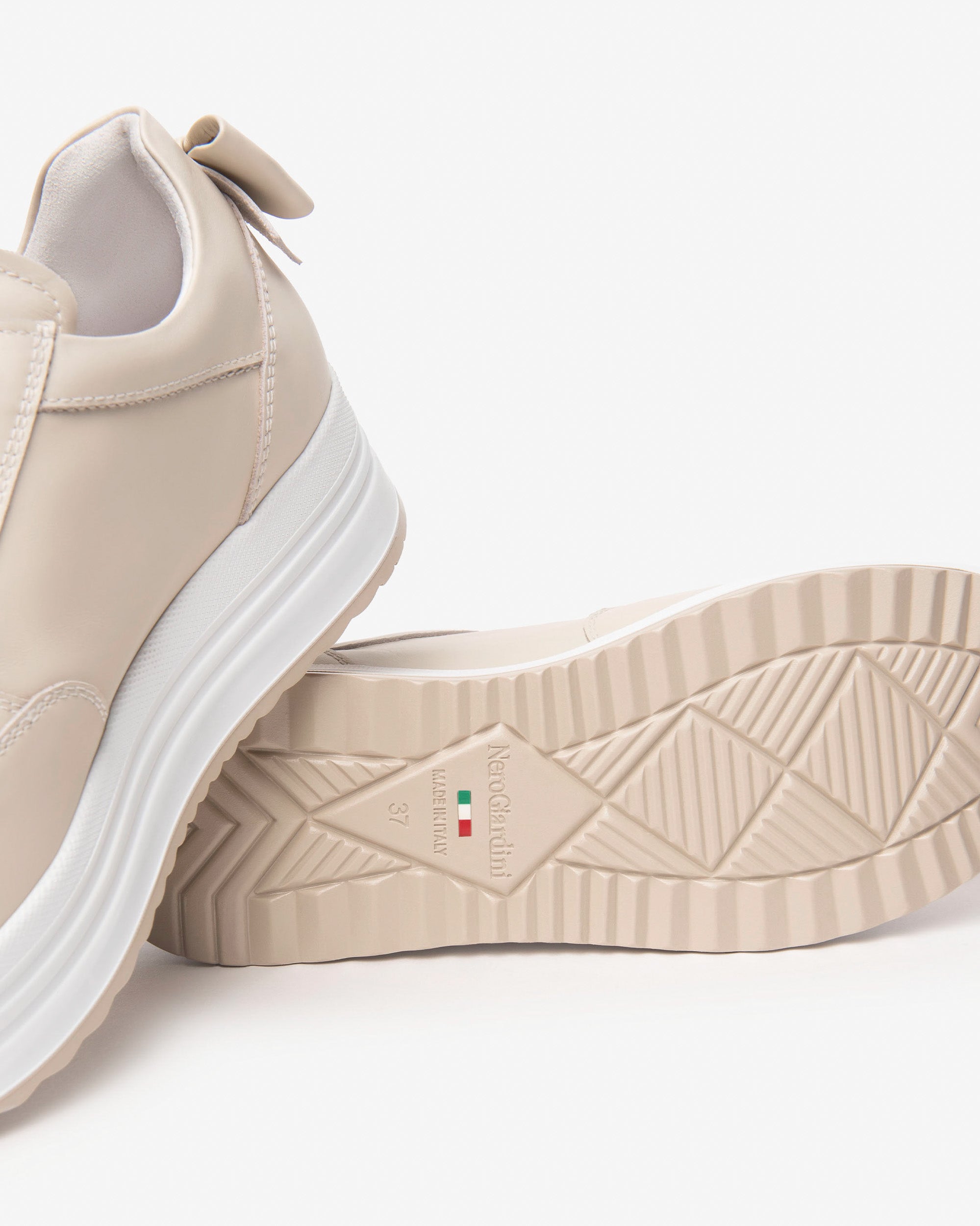 Nerogiardini Sneakers Sneakers Femme en Cuir Été Confort