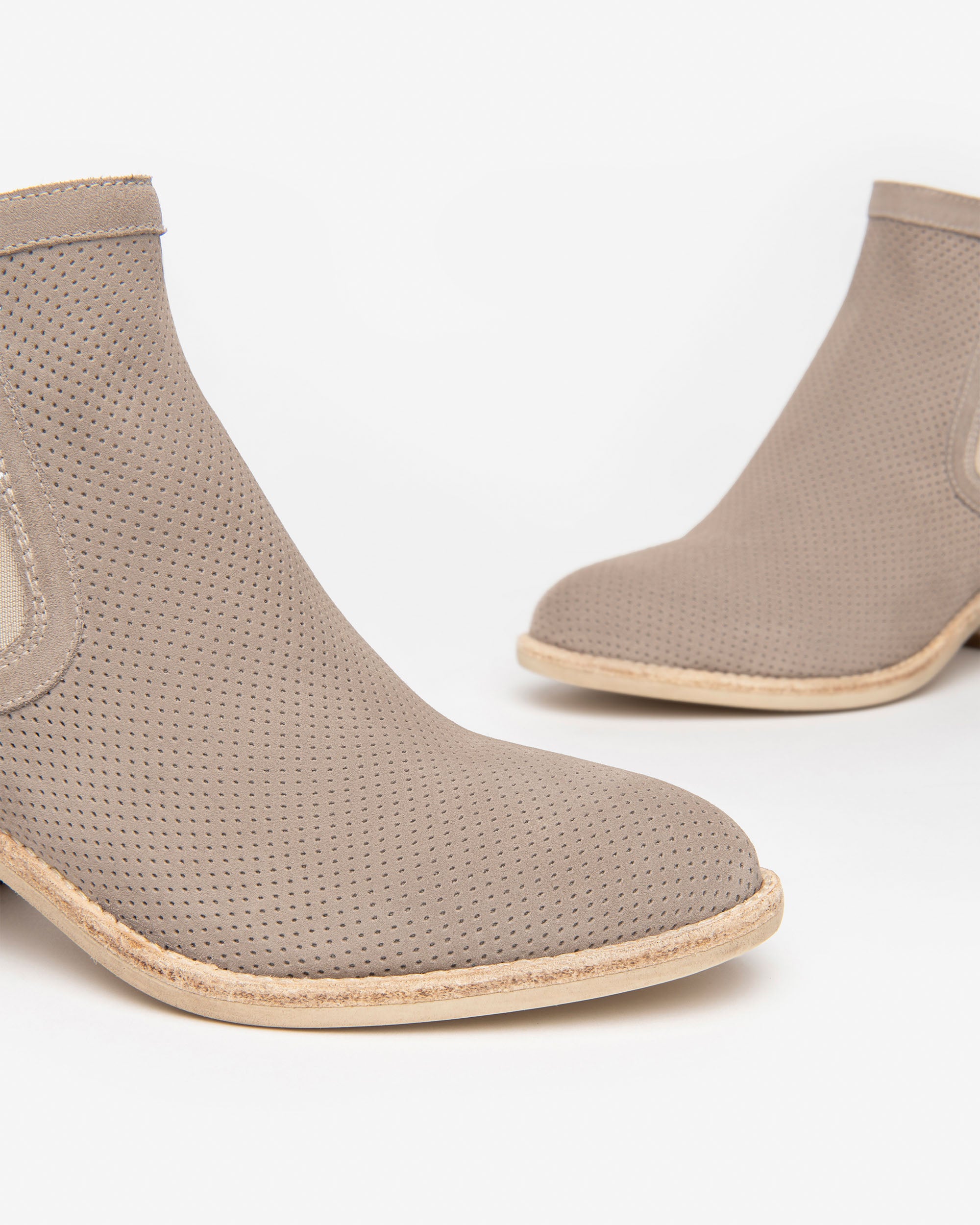 NeroGiardini Bottines daim bottines femme été
