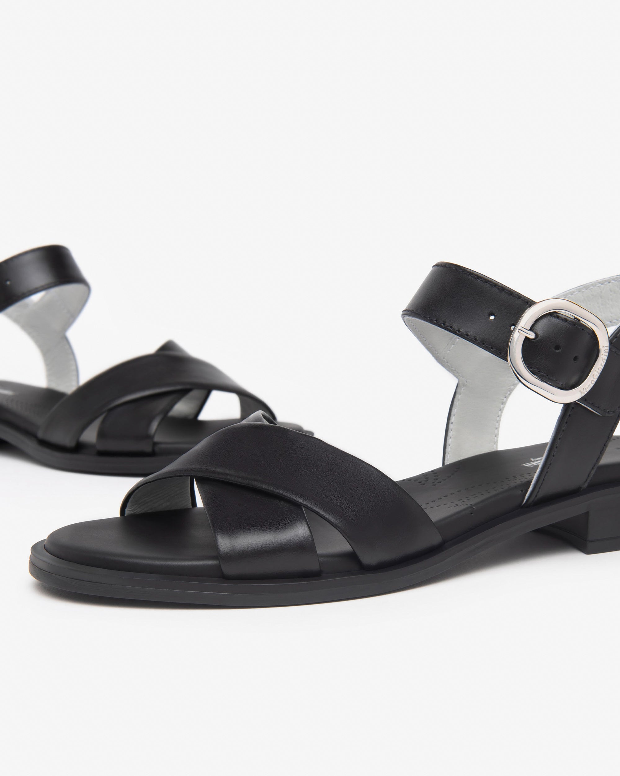 NeroGiardini Sandales Femme Cuir Confort Ville