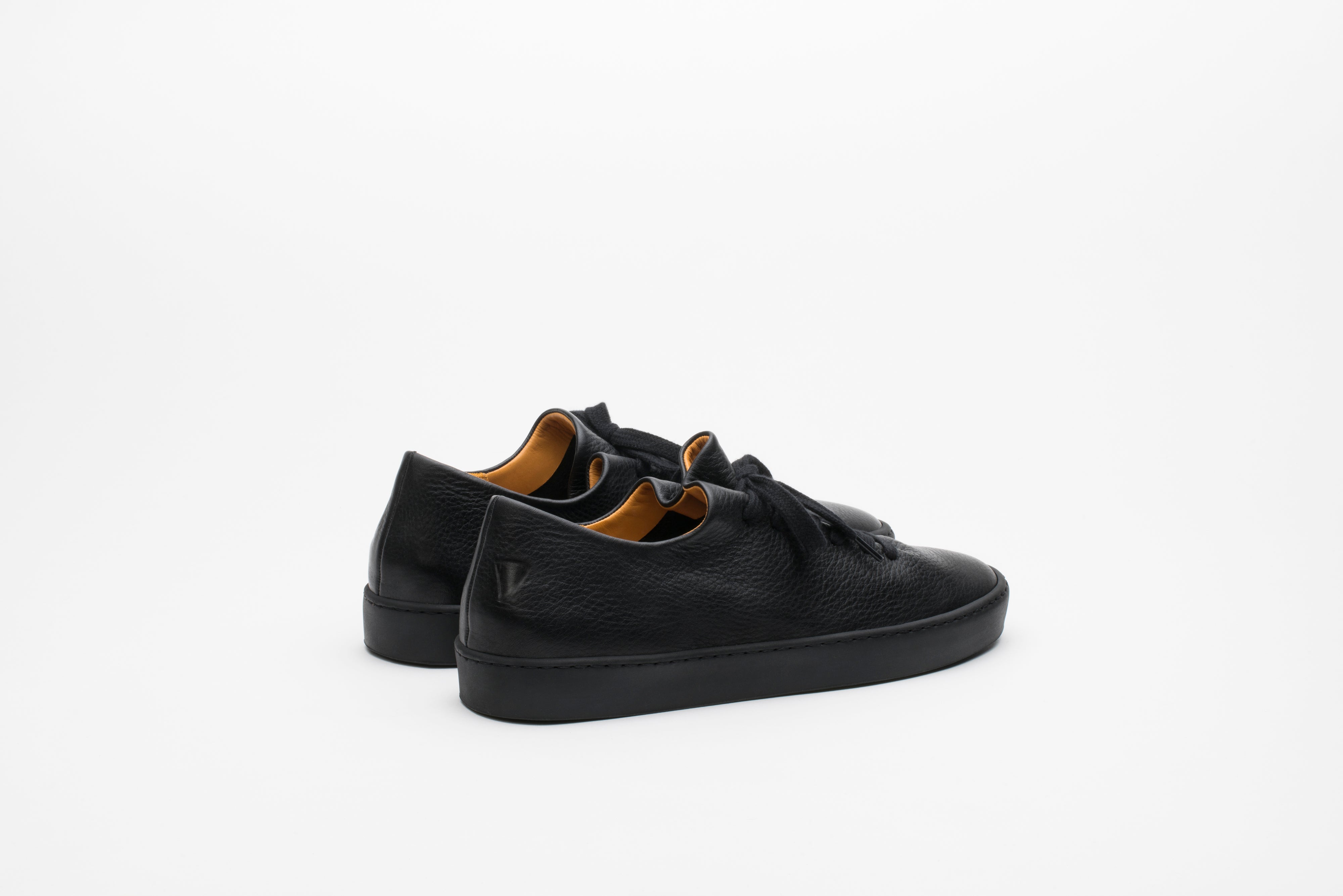 JAK Atom All Black V.L. baskets cuir noir