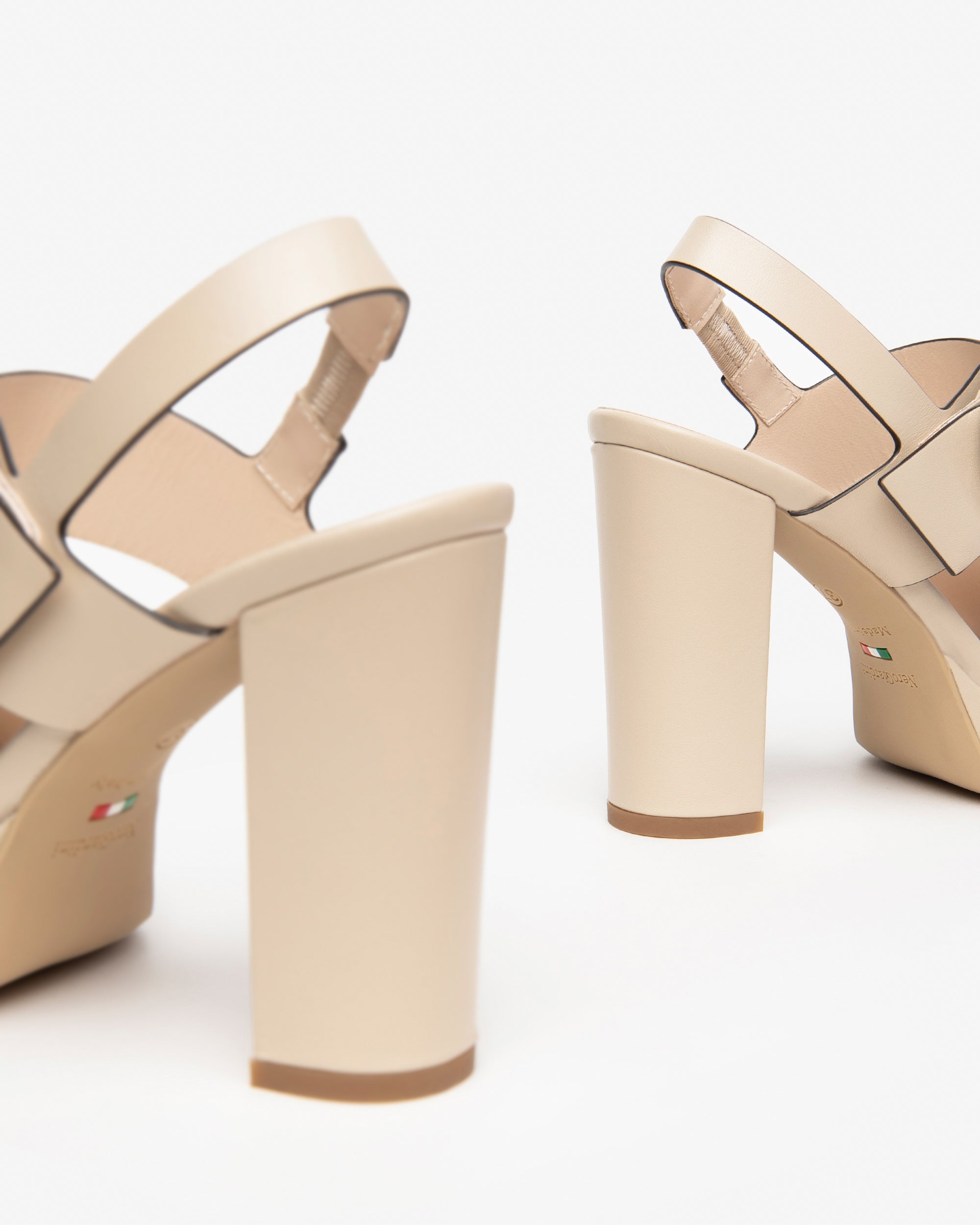 NeroGiardini Sandales Femme en Cuir Été