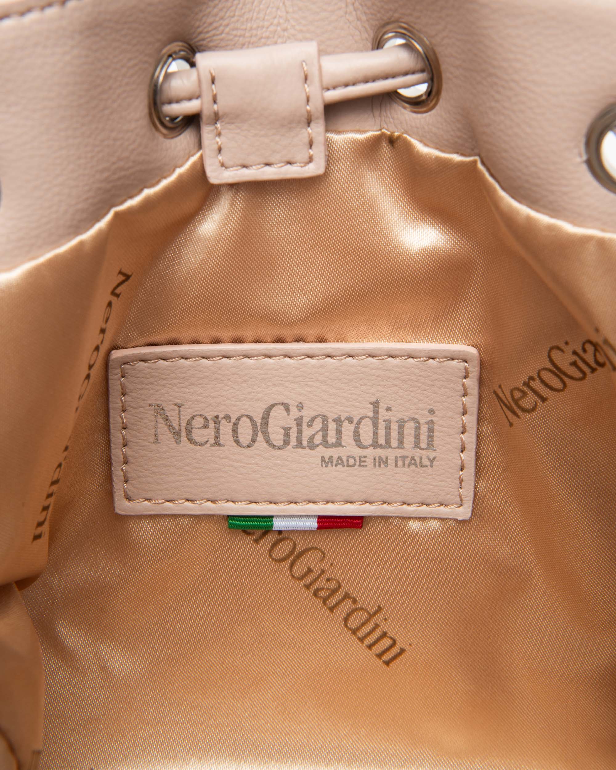 NeroGiardini Sacs Sac Seau Femme Matière Technique PZ