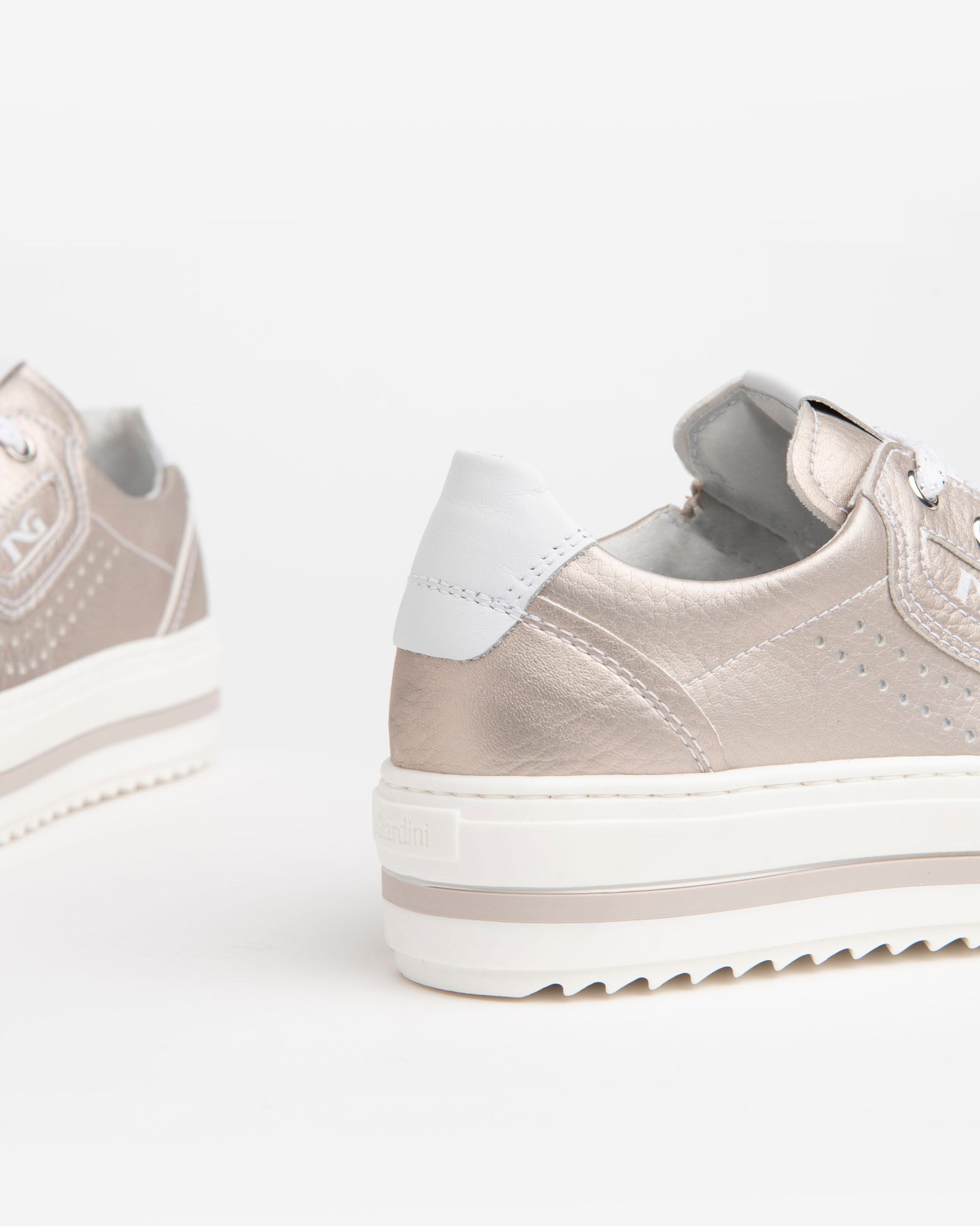 NeroGiardini Teens Sneakers Fille Cuir Pointure 35 Confort DryGo