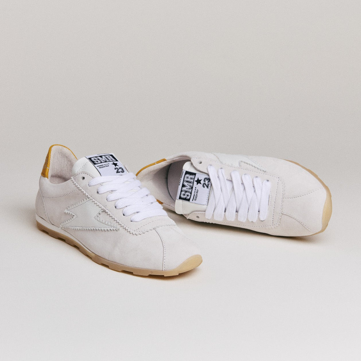 SMR Cassie D466 baskets daim blanc cassé moutarde