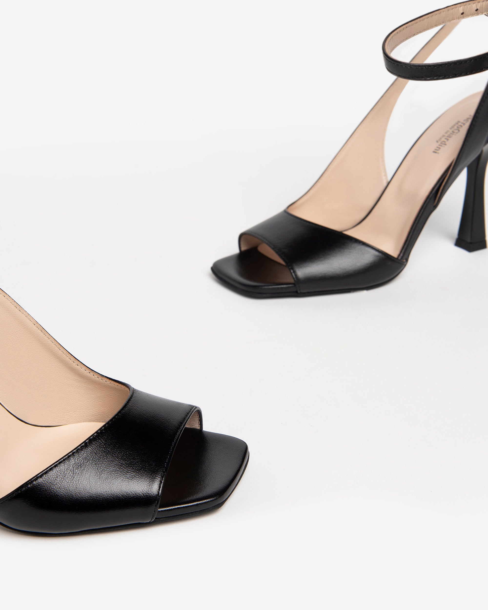 NeroGiardini Sandales Femme Cuir Chic Été