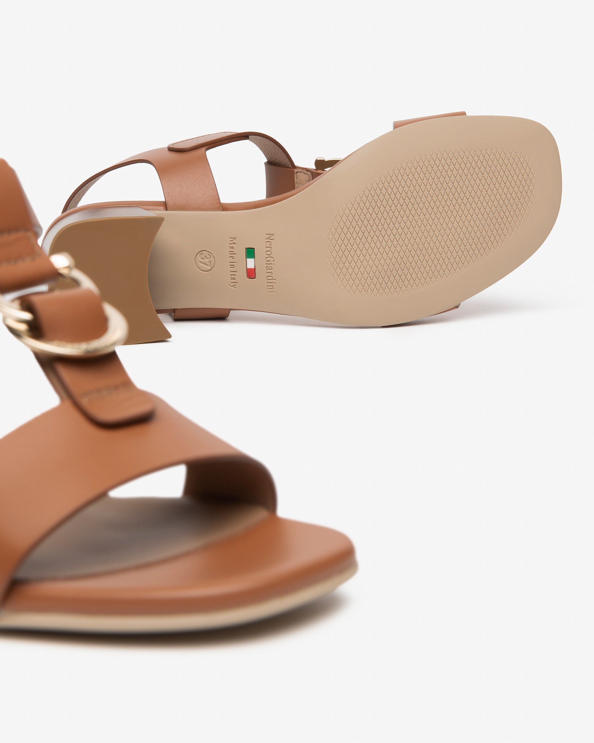 NeroGiardini Sandales cuir femme été confort