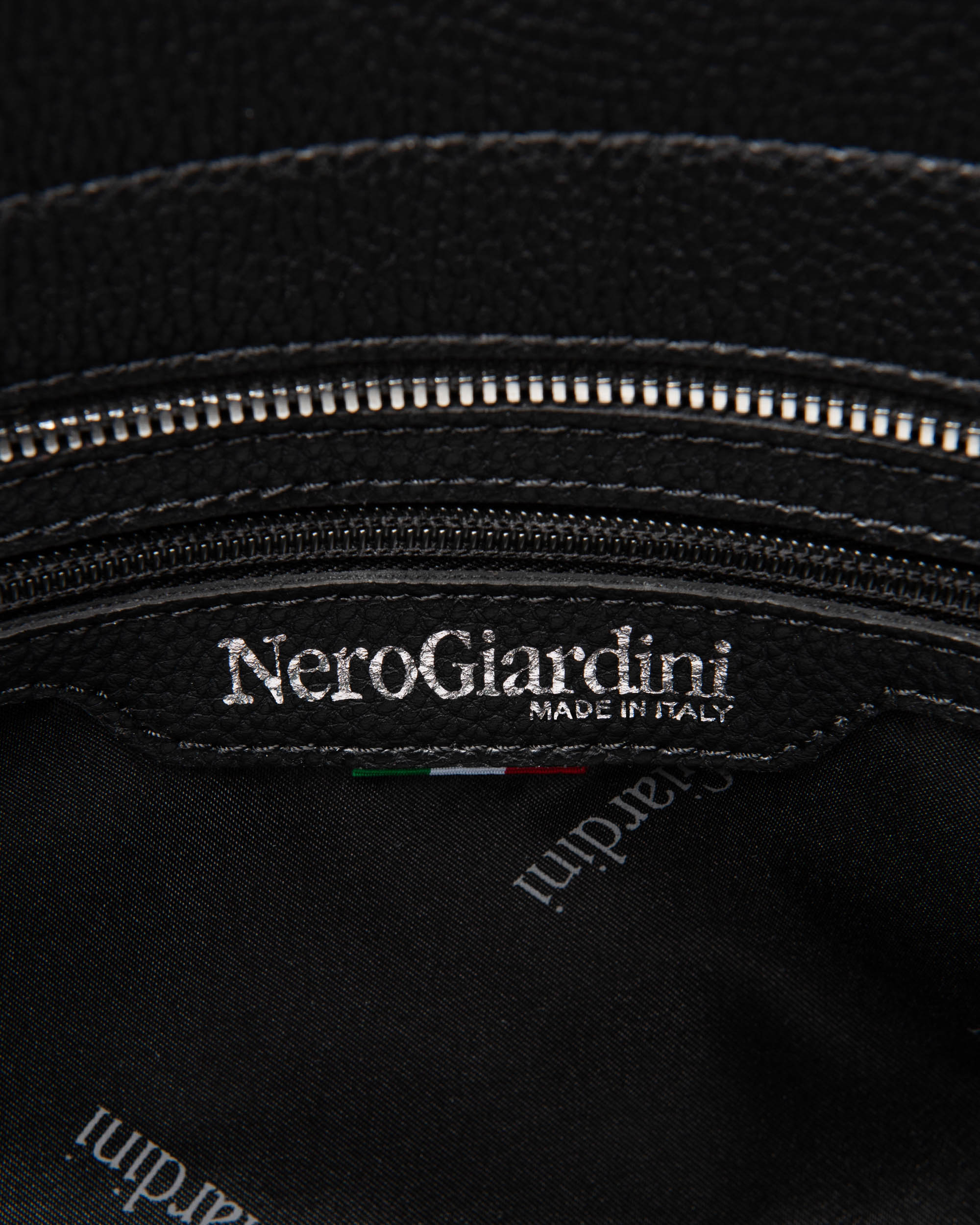 NeroGiardini Sacs Tote Bag Femme Matière Technique PZ Italie