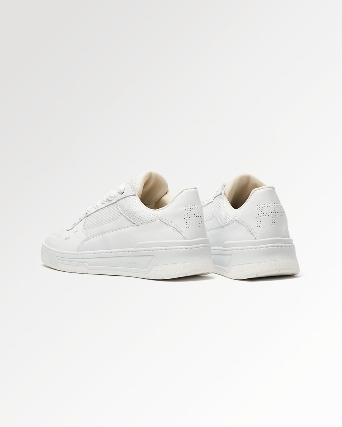 Filling Pieces Cruiser Crumbs baskets blanches cuir