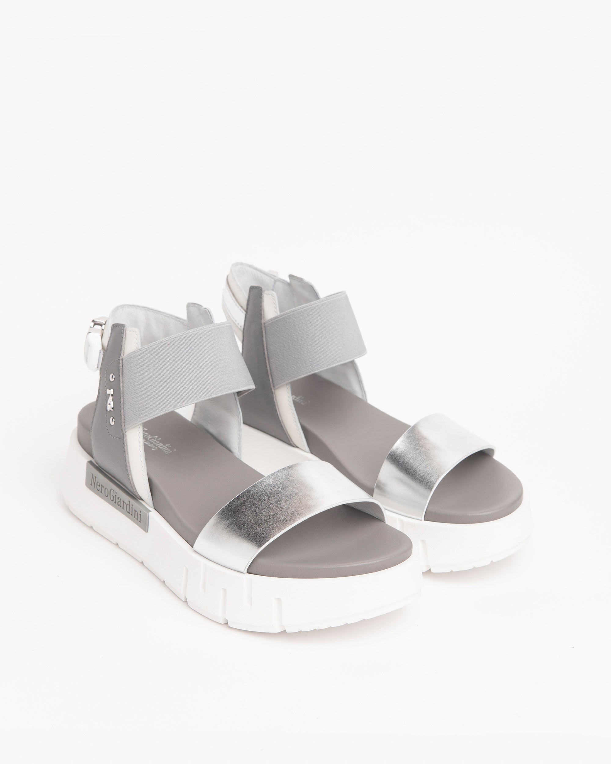 NeroGiardini Sandales Cuir Femme Matière Technique