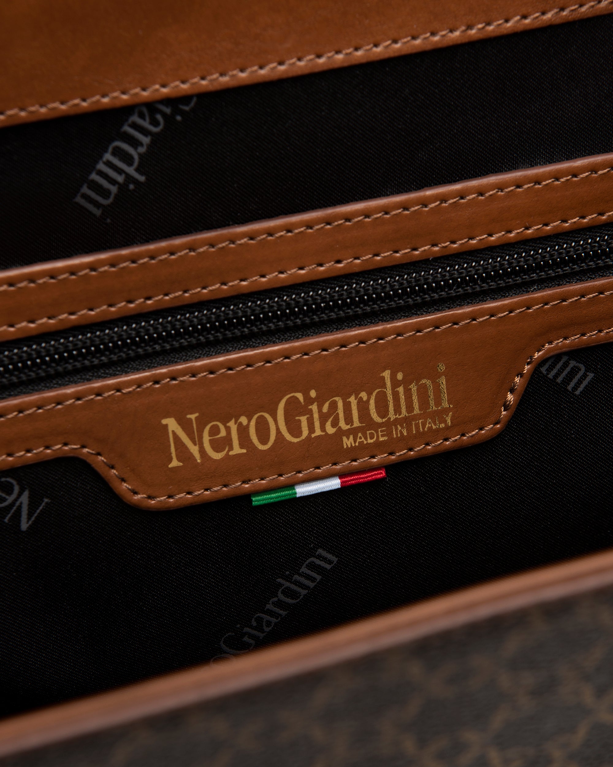 NeroGiardini Sac à Dos Femme Technique Ville PZ