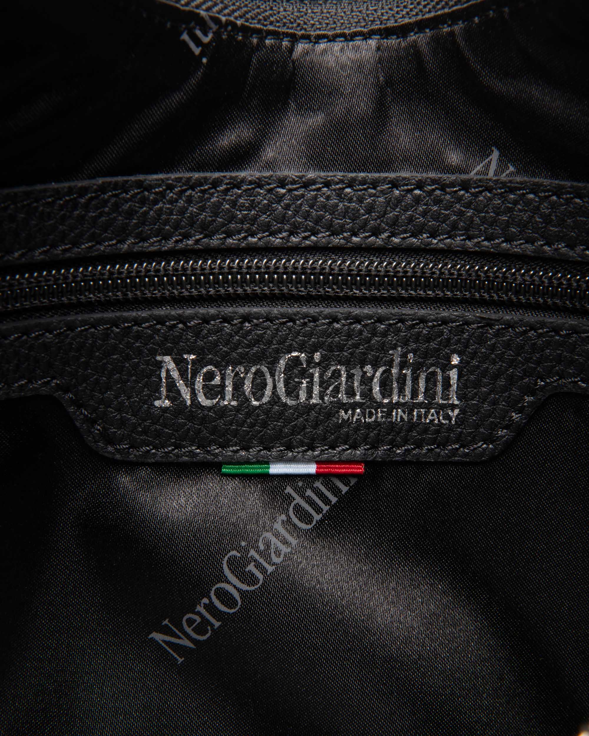 NeroGiardini Besace femme matière technique hobo