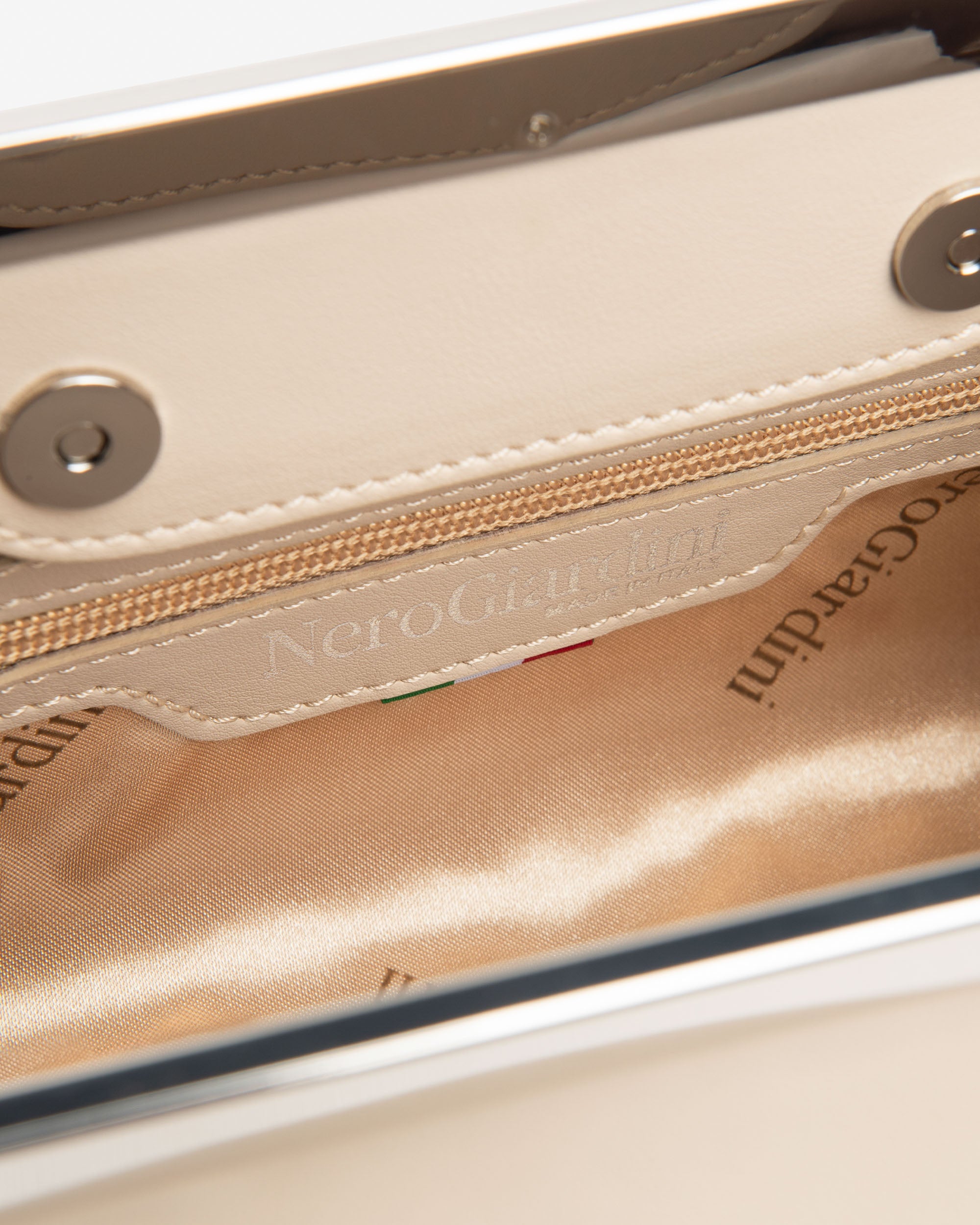 NeroGiardini Sacs Pochette Femme Matière Technique