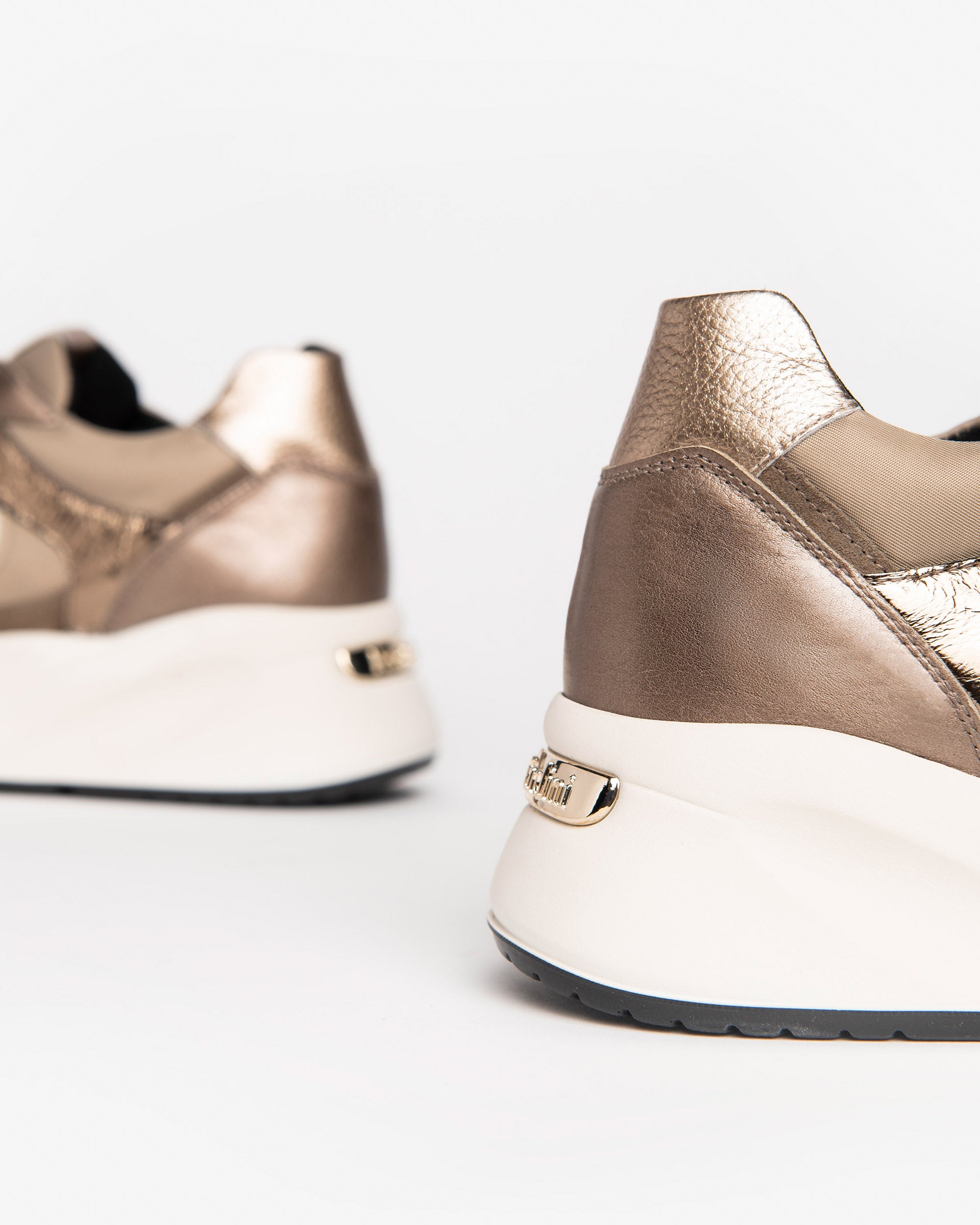 NeroGiardini Sneakers sneakers femme cuir velours confort