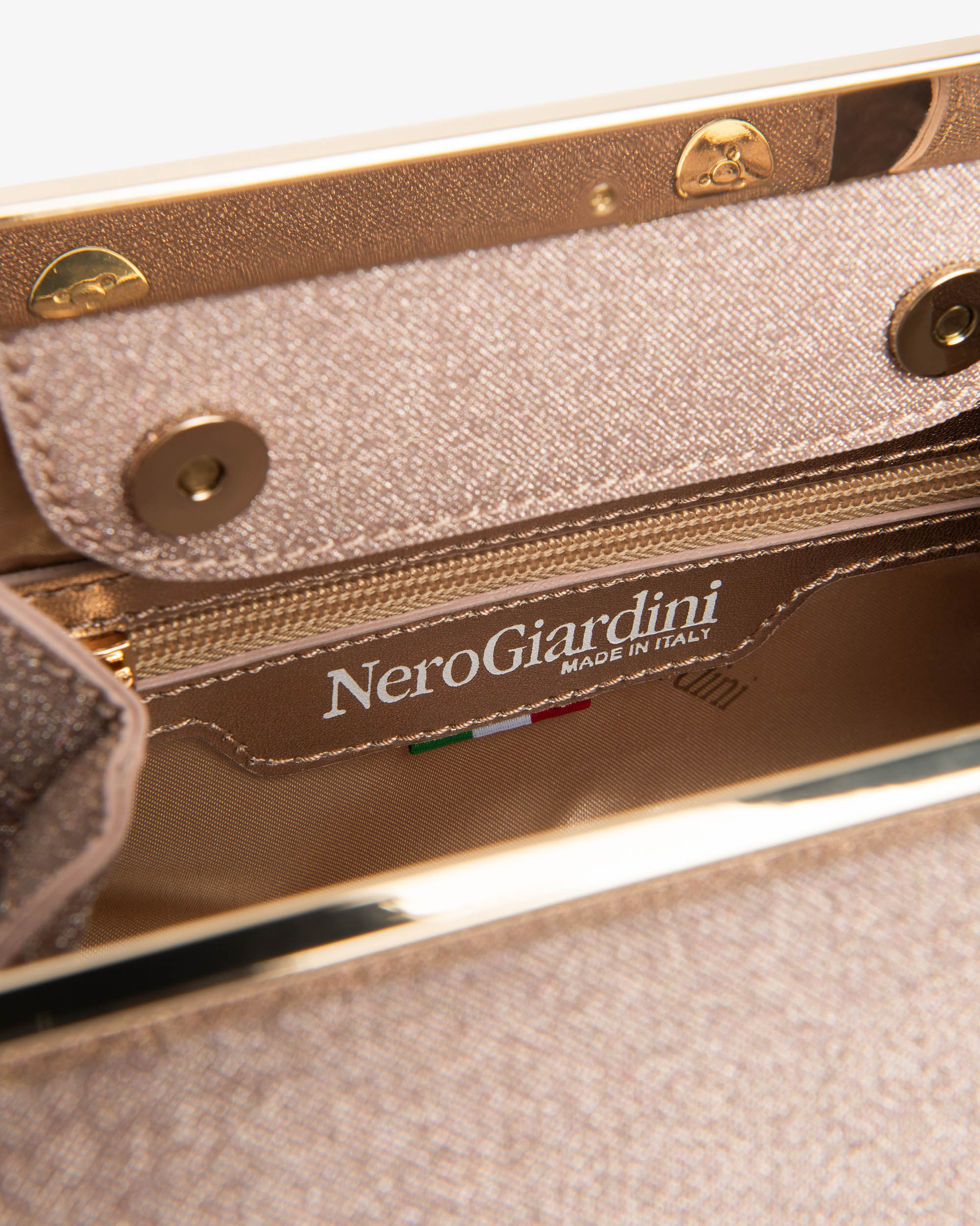 NeroGiardini Pochette femme matière technique