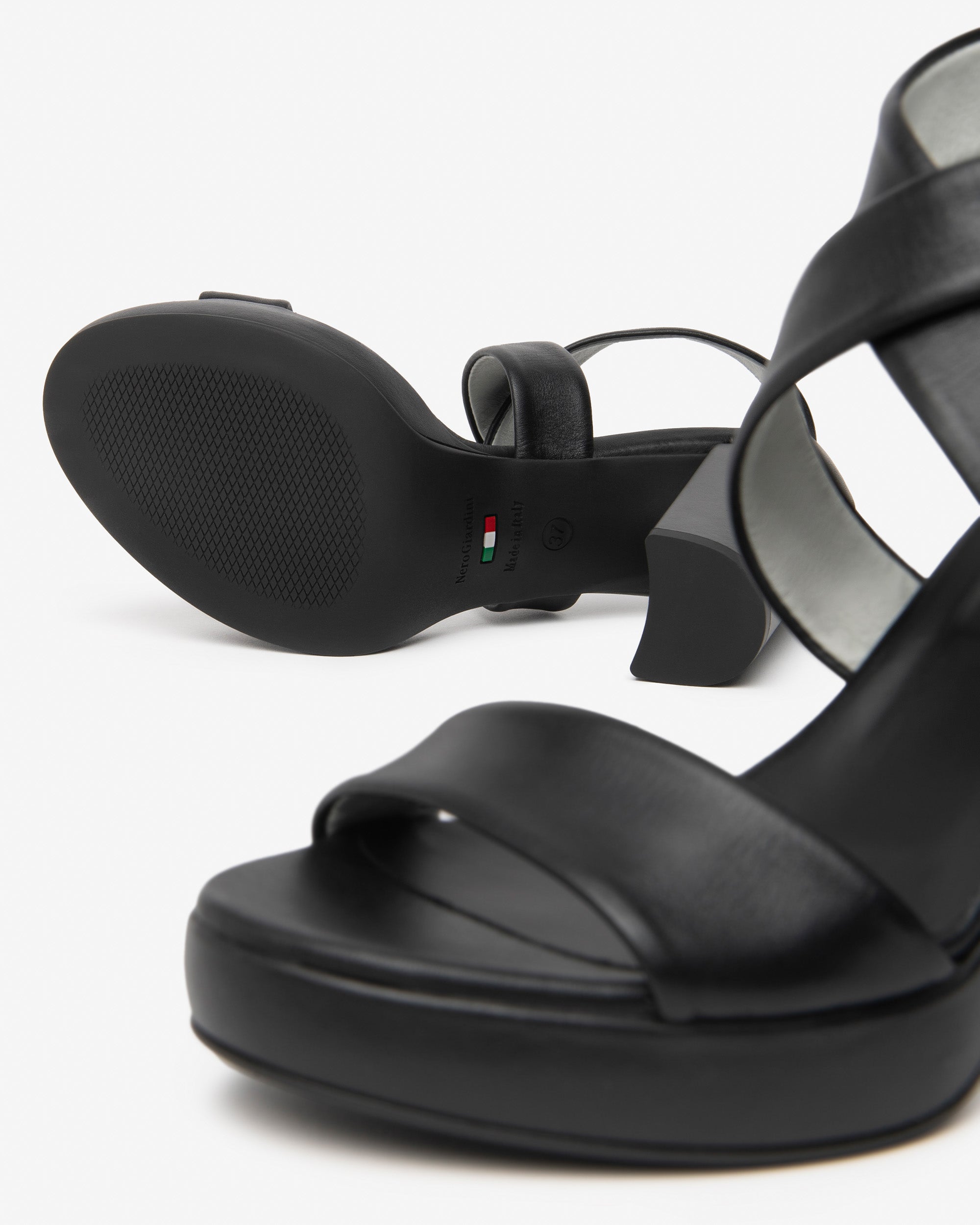 NeroGiardini Sandales Femme Cuir Made in Italy Été