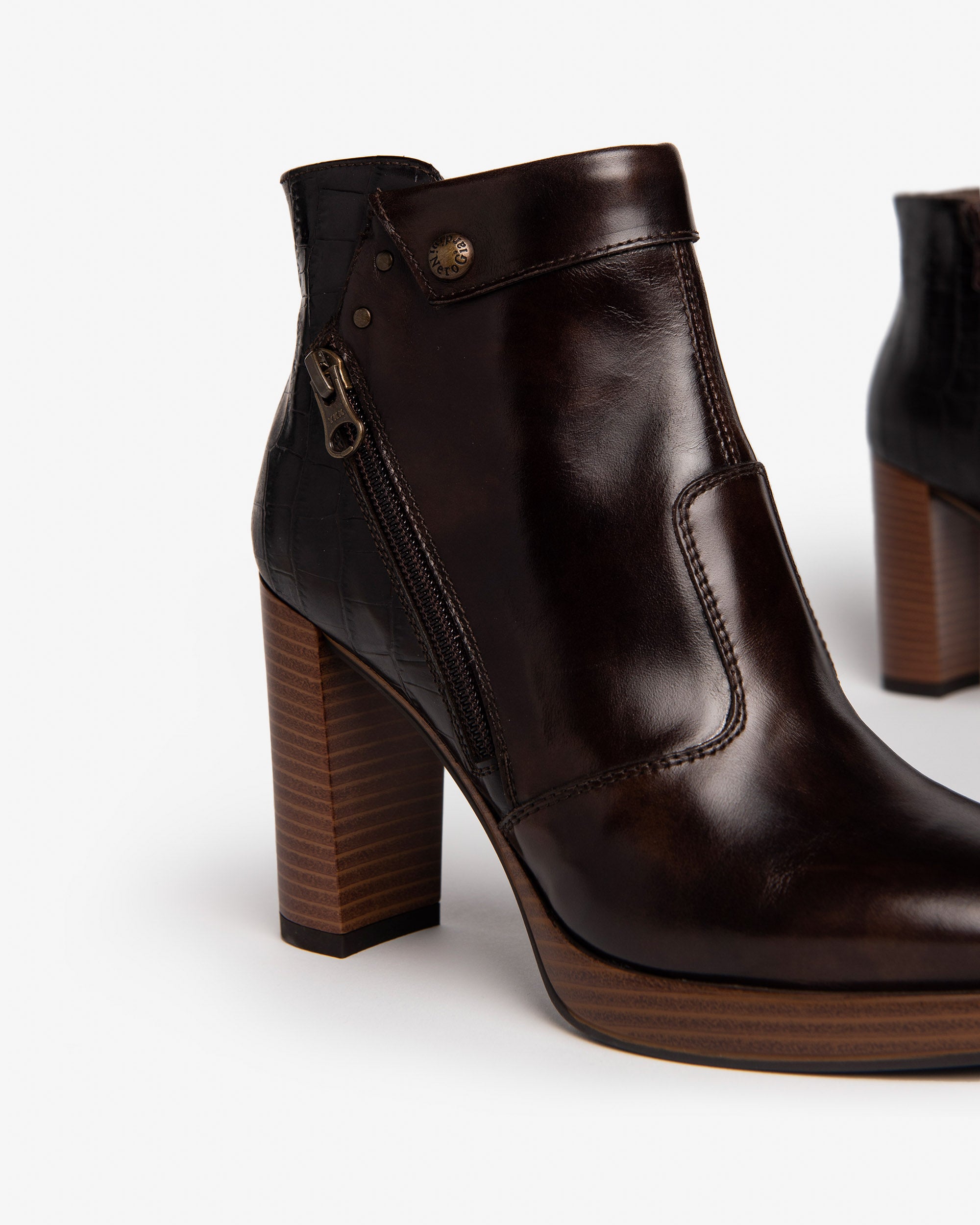 Nerogiardini Bottines Femme en Cuir Automne-Hiver Italie