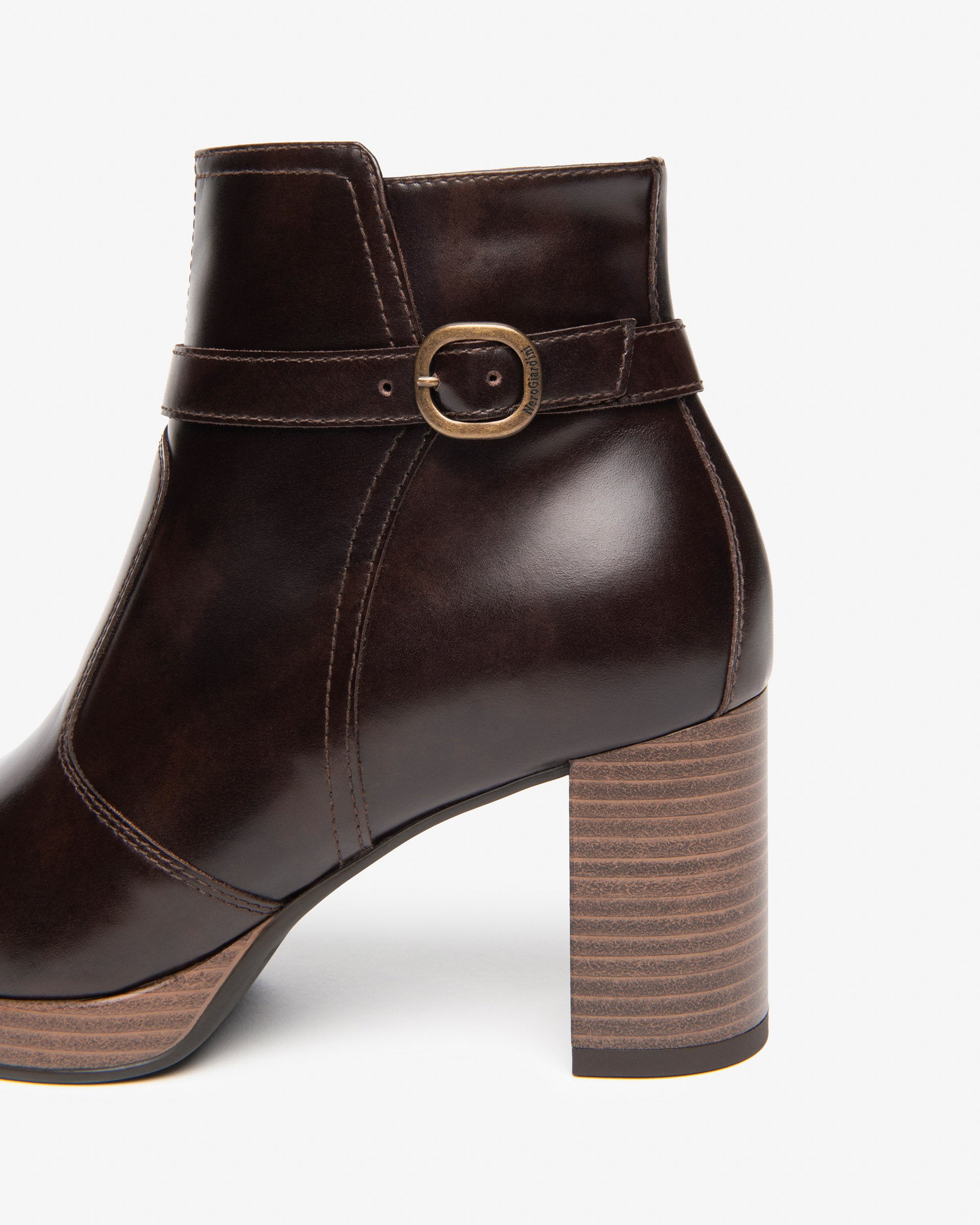 NeroGiardini Bottines Femme en Cuir Noir Automne-Hiver