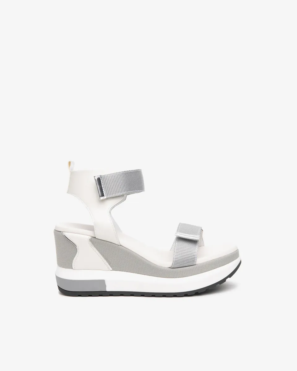 Nerogiardini Sandales compensées cuir femme scratch 8 cm
