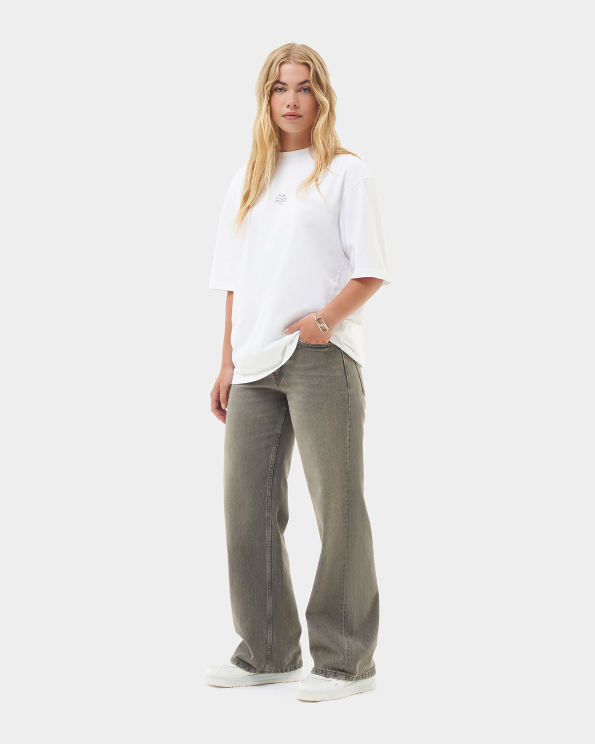 Filling Pieces Boxy Embroidered t-shirt coton blanc