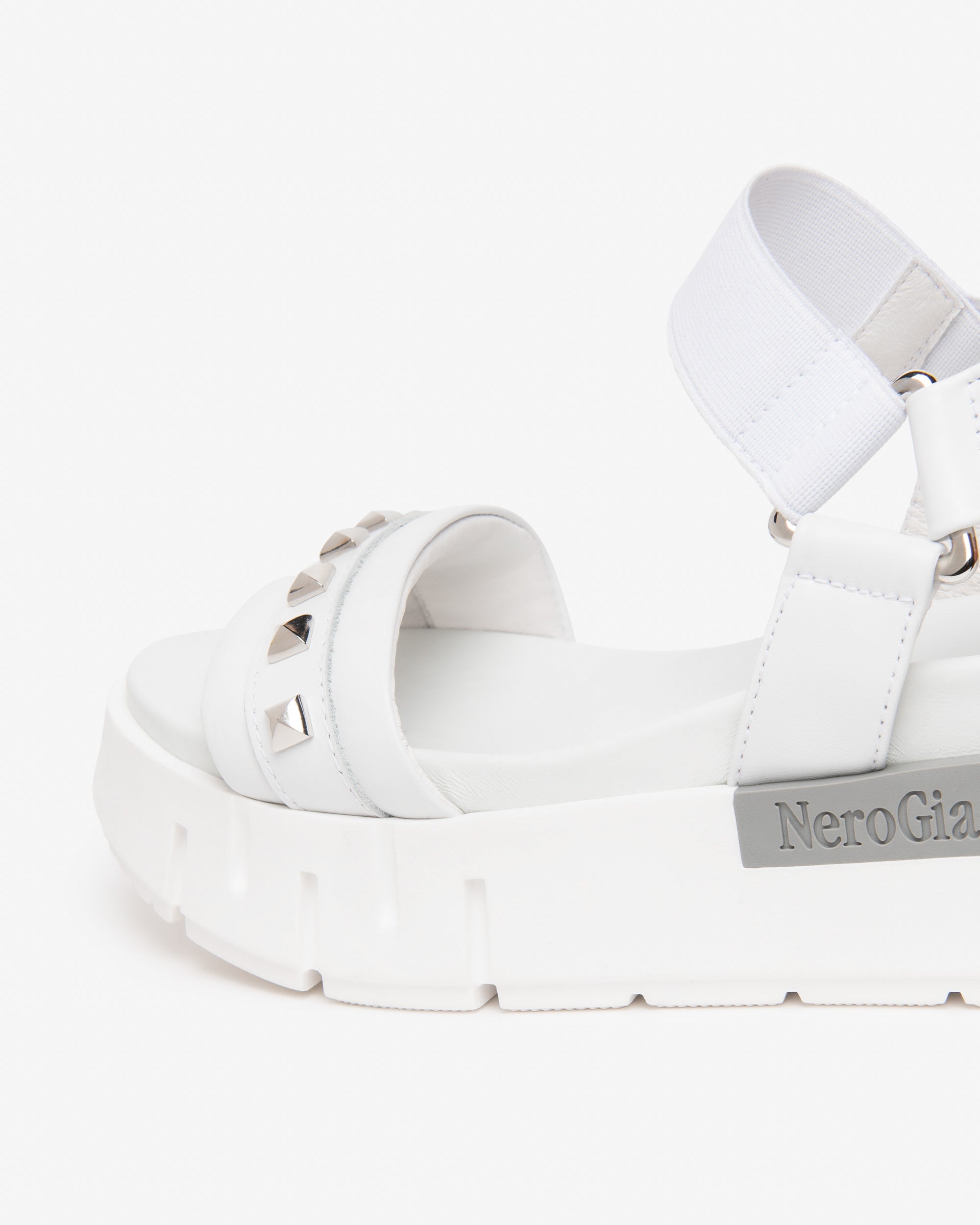 Nerogiardini Sandales Femme Cuir Made in Italy Été