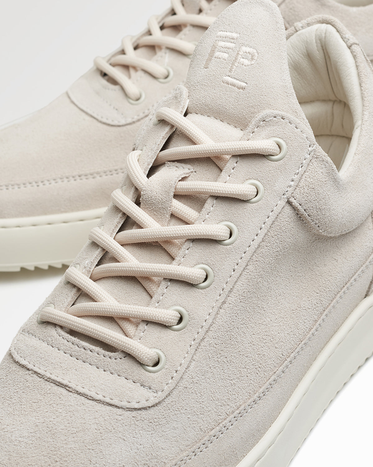 Filling Pieces Low Top Suede Organic baskets blanc cassé suède