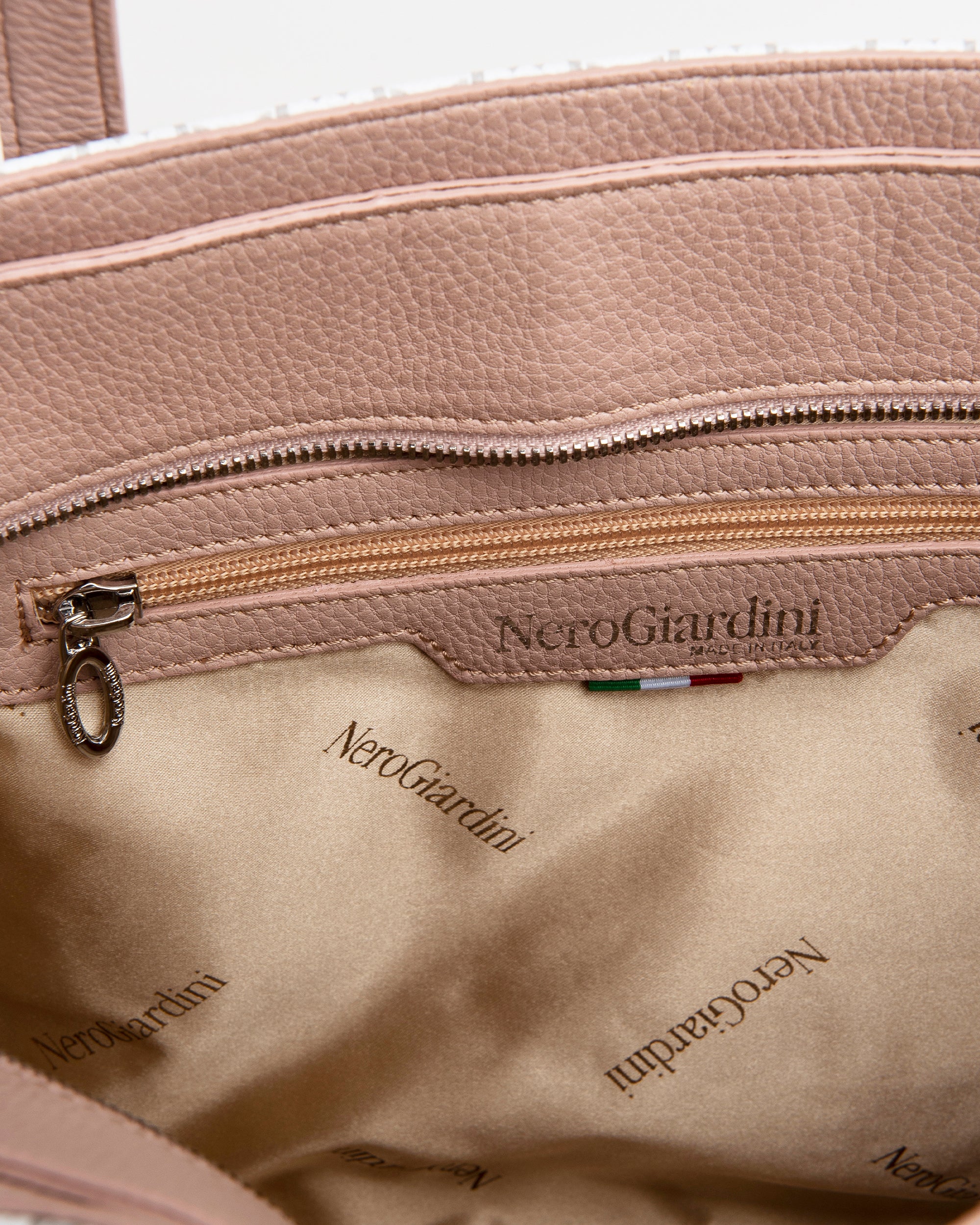 NeroGiardini Sacs Femme Matière Technique Tote Bag