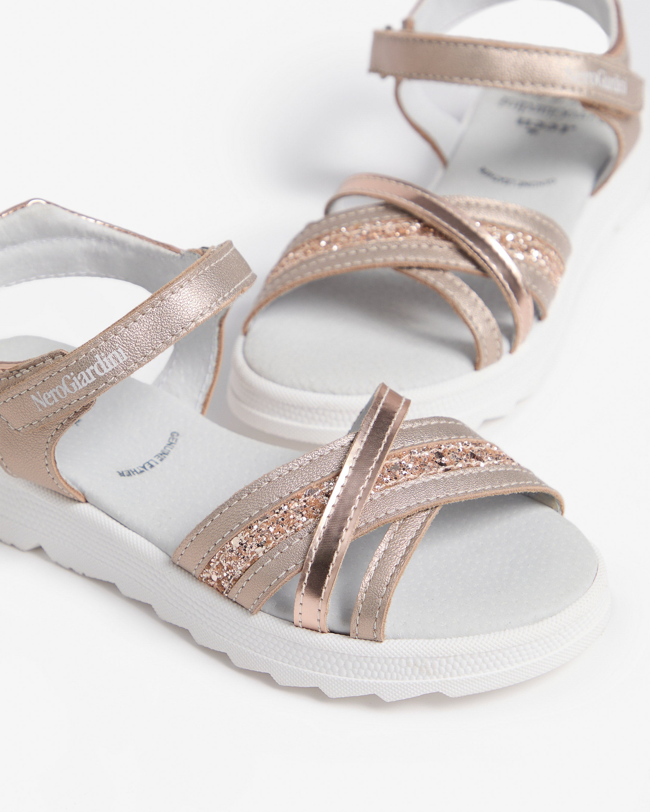 Nerogiardini Sandales Teen Fille Nu-pieds Légers
