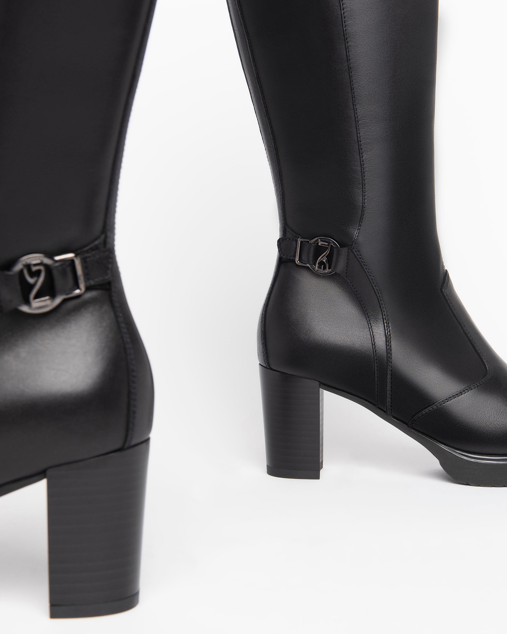 NeroGiardini Bottes femme cuir détails métalliques