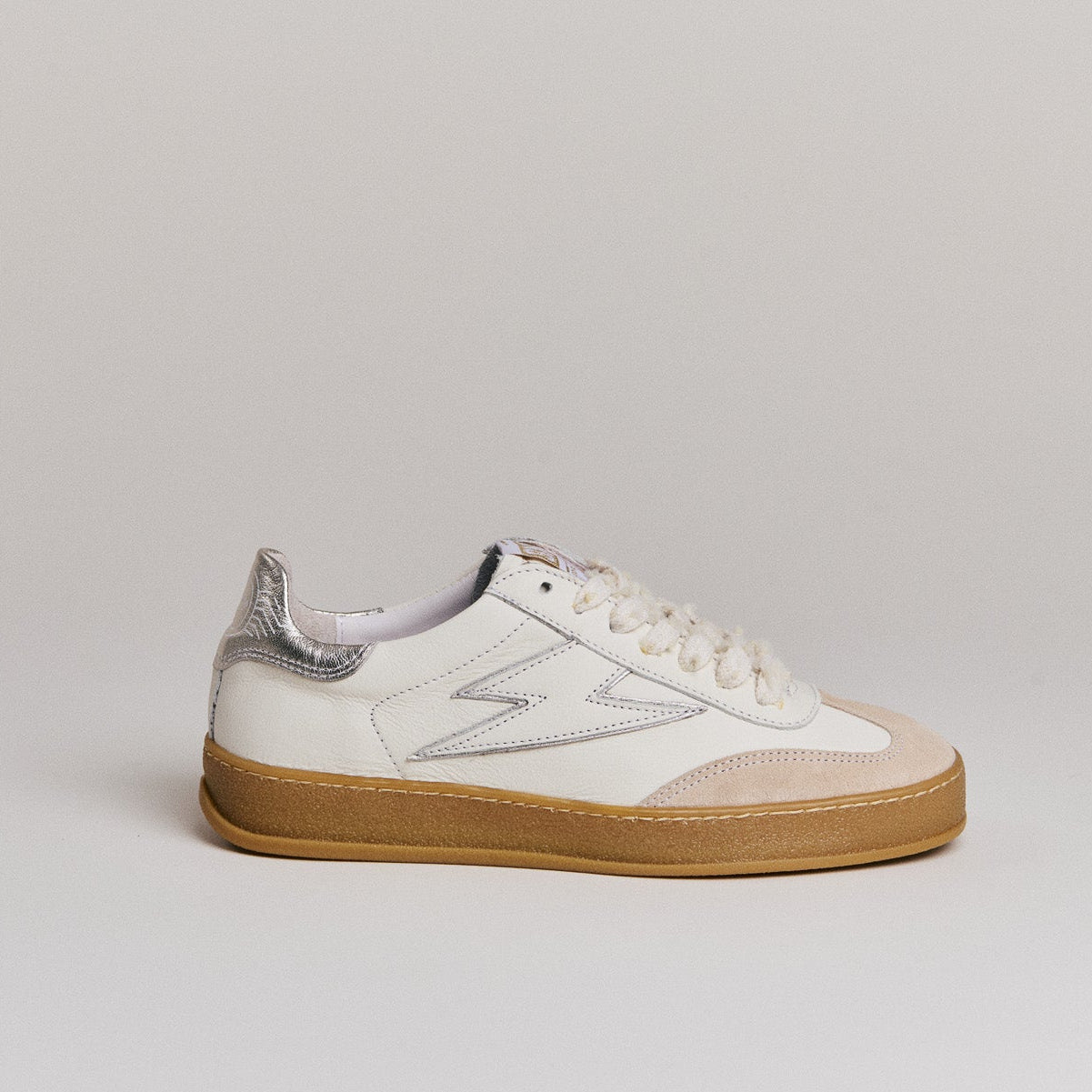 SMR India D142 baskets cuir blanc champagne