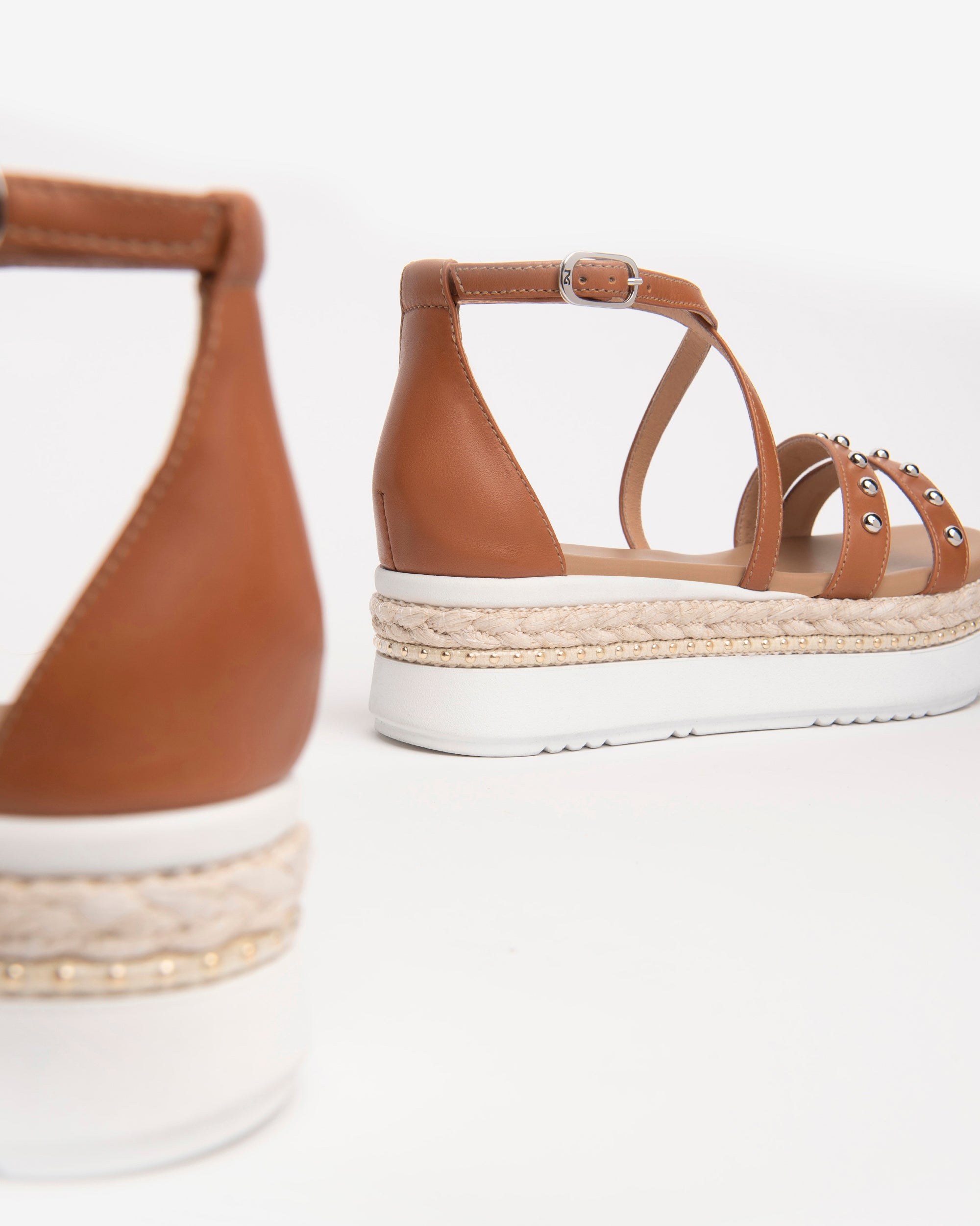 NeroGiardini Sandales Femme Cuir Plateforme 5cm Clous