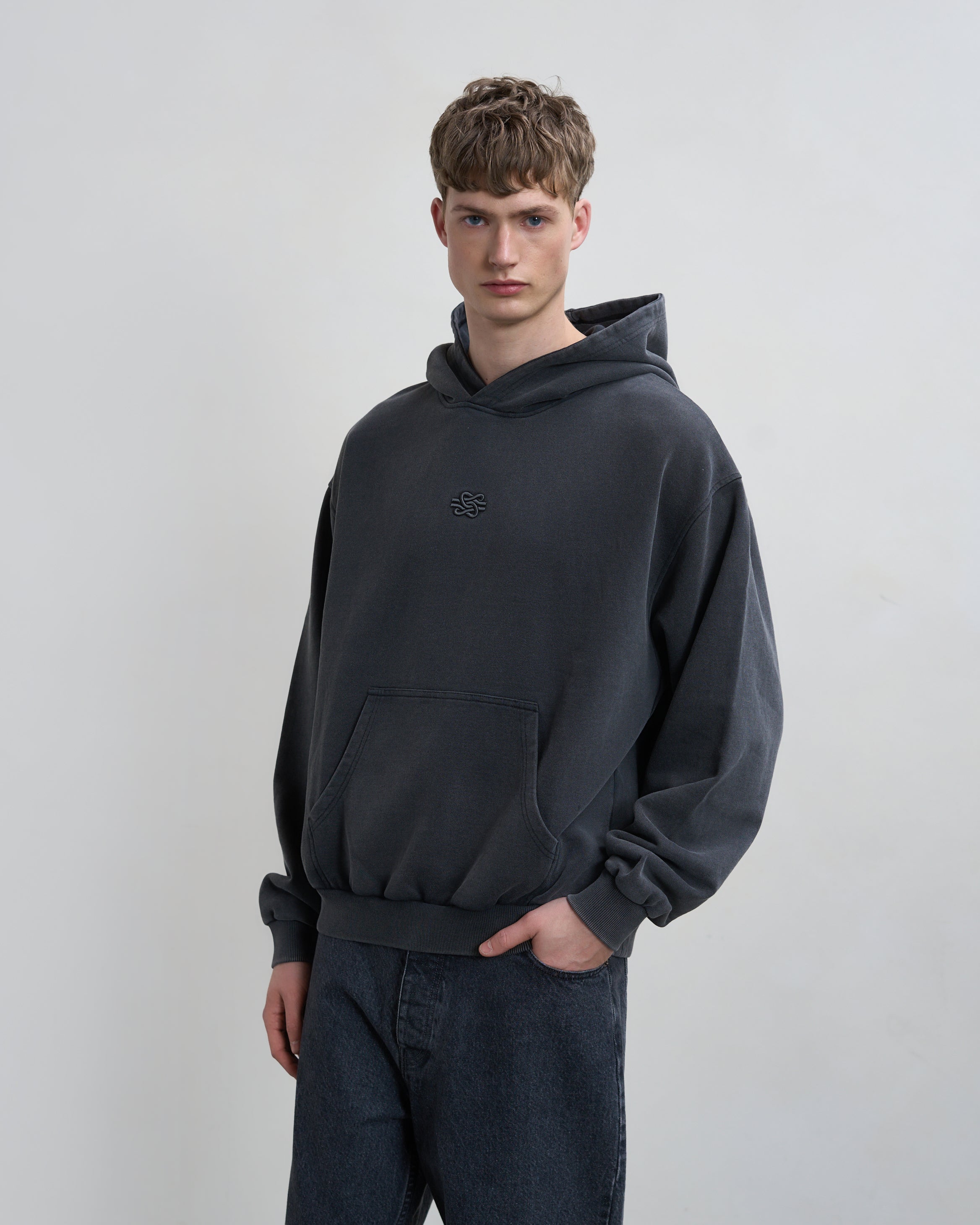 Filling Pieces Boxy Embroidered hoodie Vintage Black coton bio