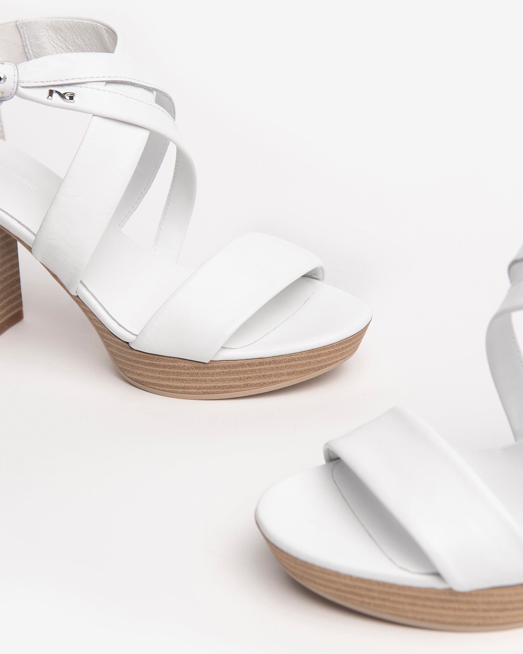 NeroGiardini Sandales Cuir Talon 9cm Pointure 38