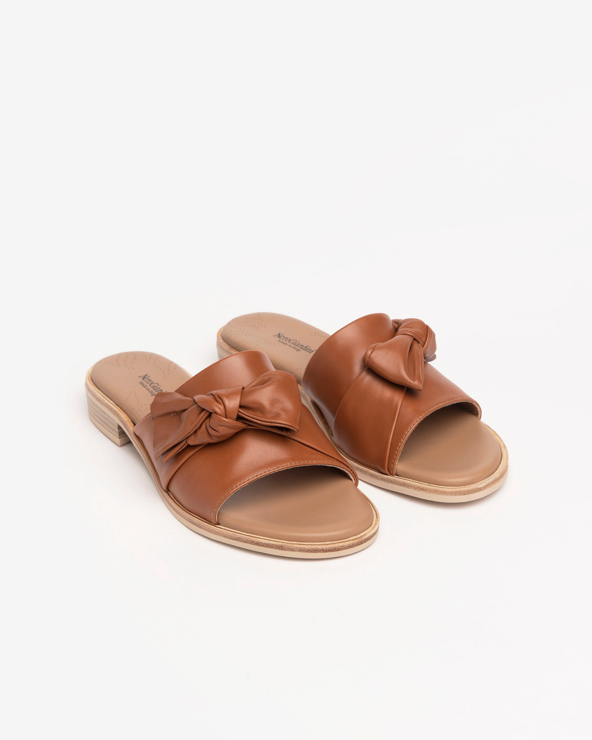 Nerogiardini Mules Femme Cuir Nœud Talon 2,5 cm