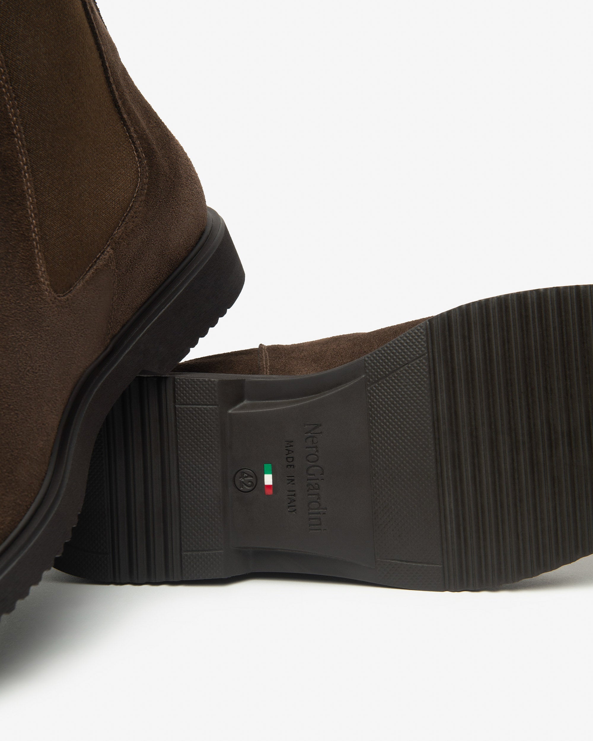 NeroGiardini Bottines Chelsea boots daim homme
