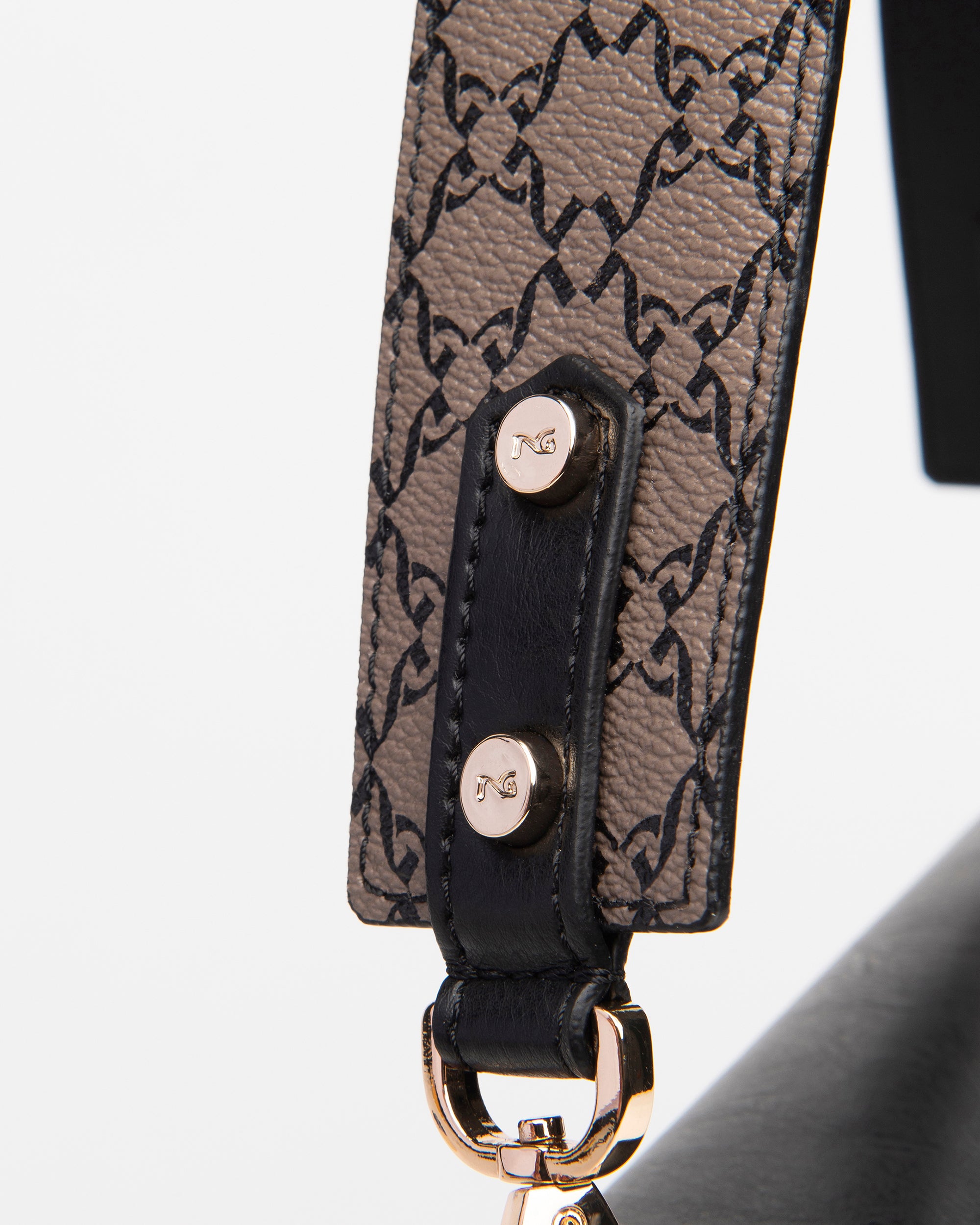 NeroGiardini Sacs Baguette Femme Matière Technique Italien