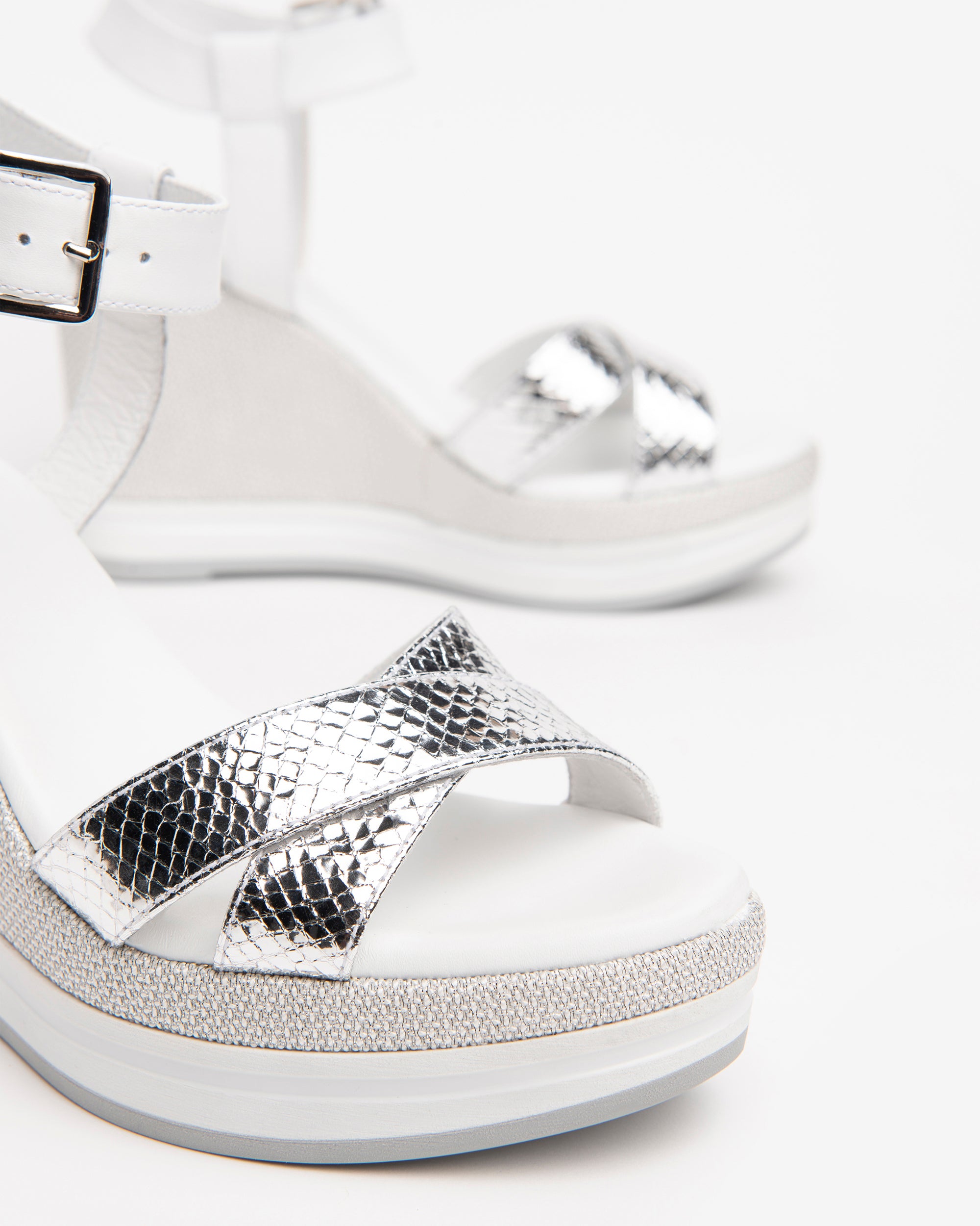 NeroGiardini Sandales Femme Cuir Python Compensées Clous
