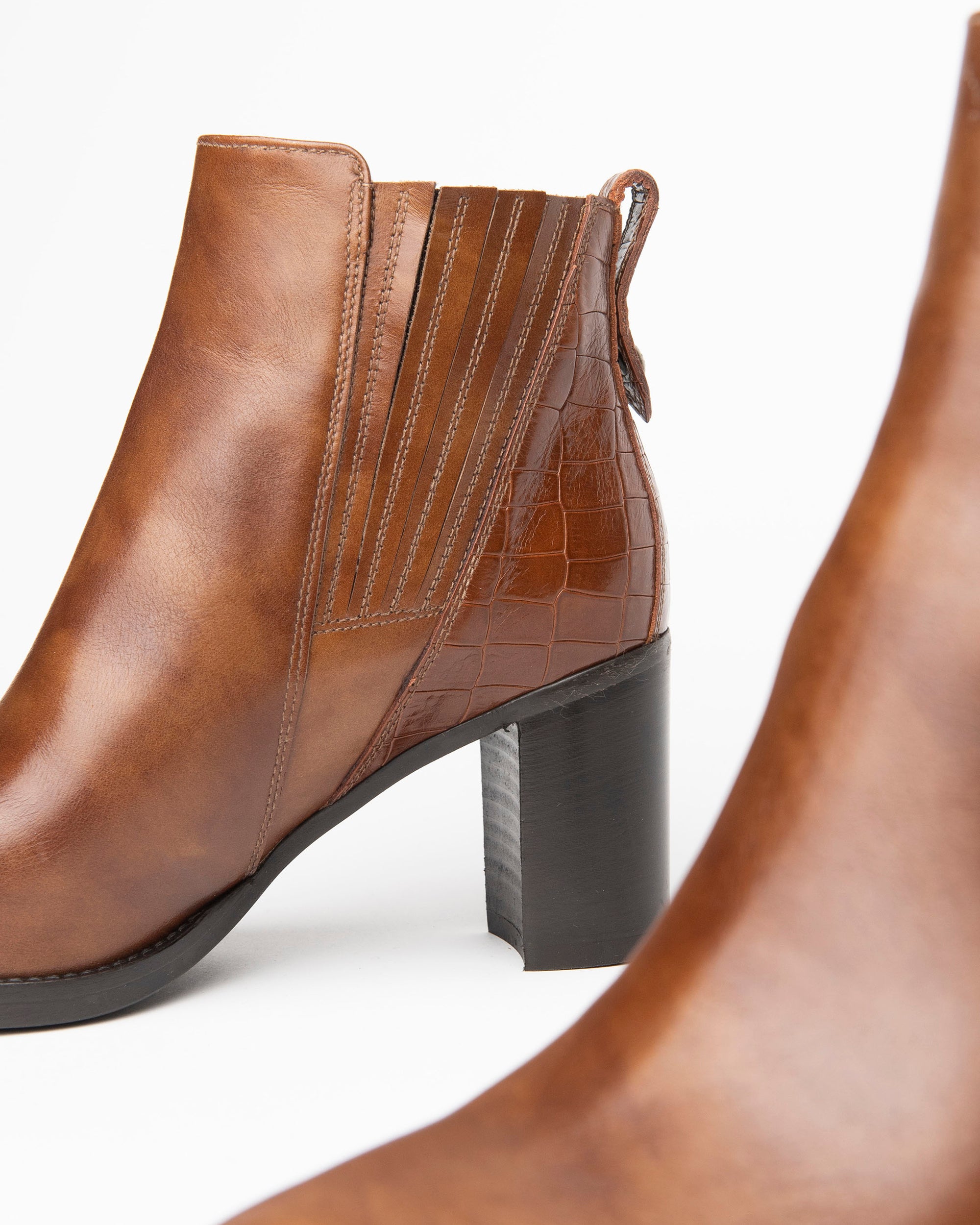 NeroGiardini Bottines Femme Cuir Tronchetti Italie