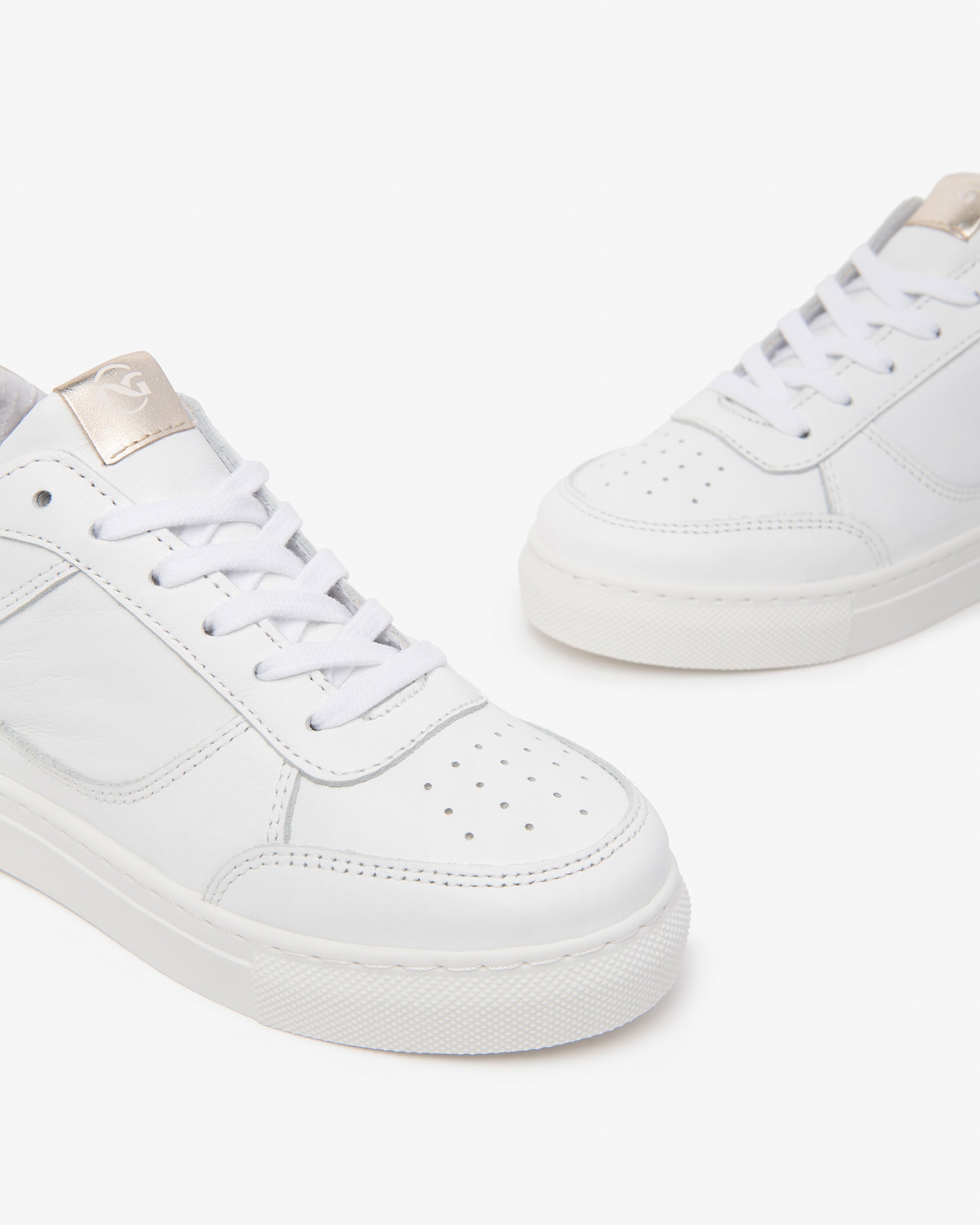 NeroGiardini Sneakers Fille Cuir Légères Lacets