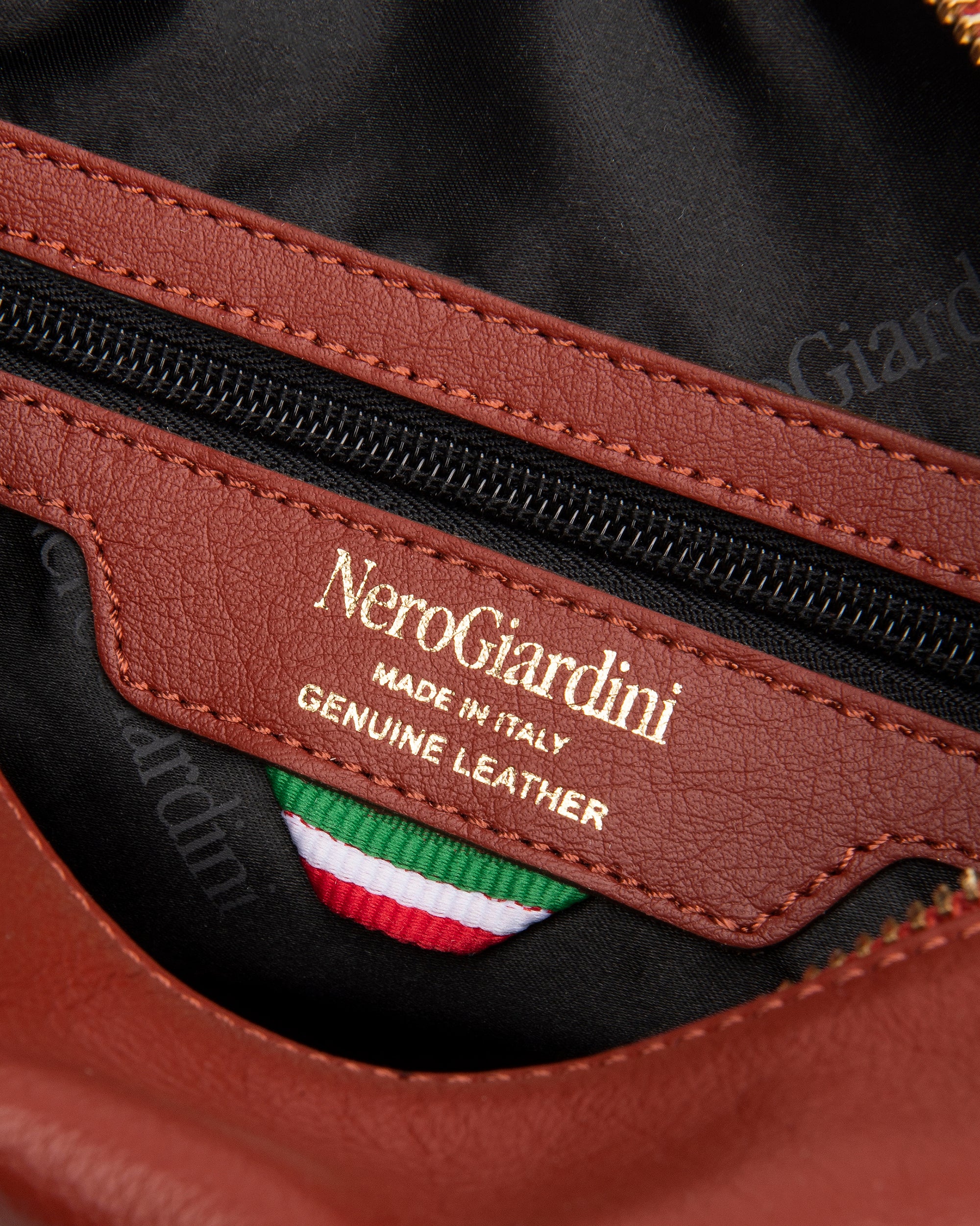 Nerogiardini Sacs besace femme cuir demi-lune souple