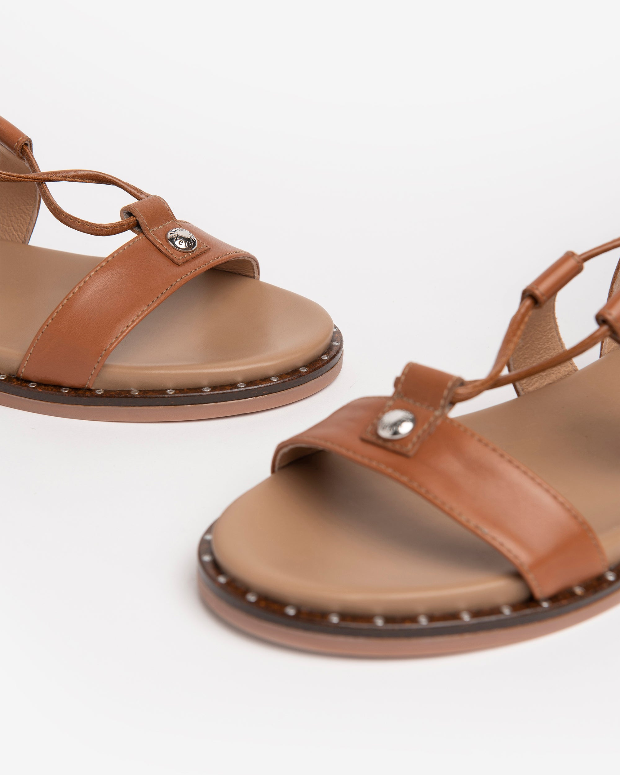 Nerogiardini Sandales Sandales Cuir Femme Plates 38