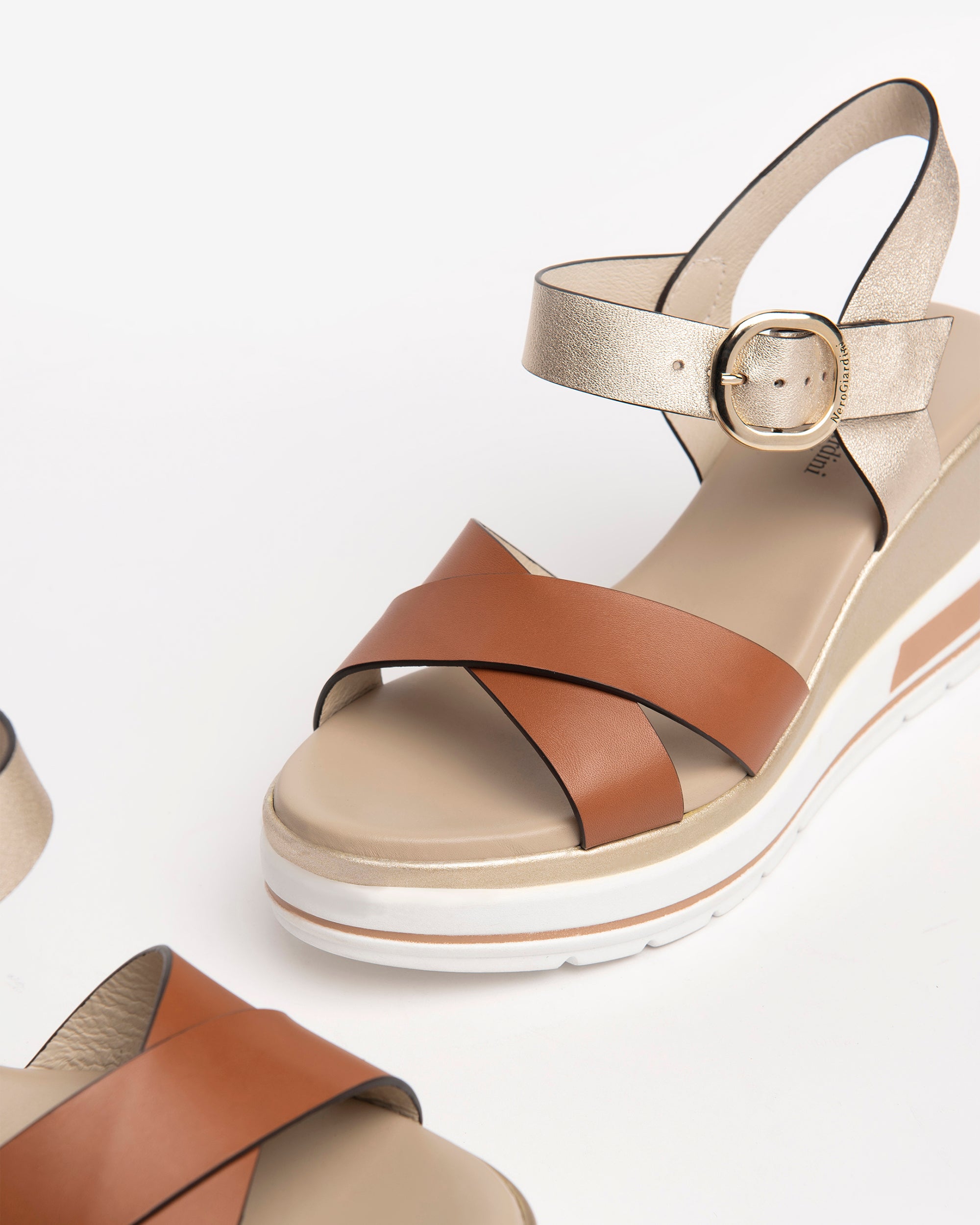 NeroGiardini Sandales Femme Cuir Essentiel Été