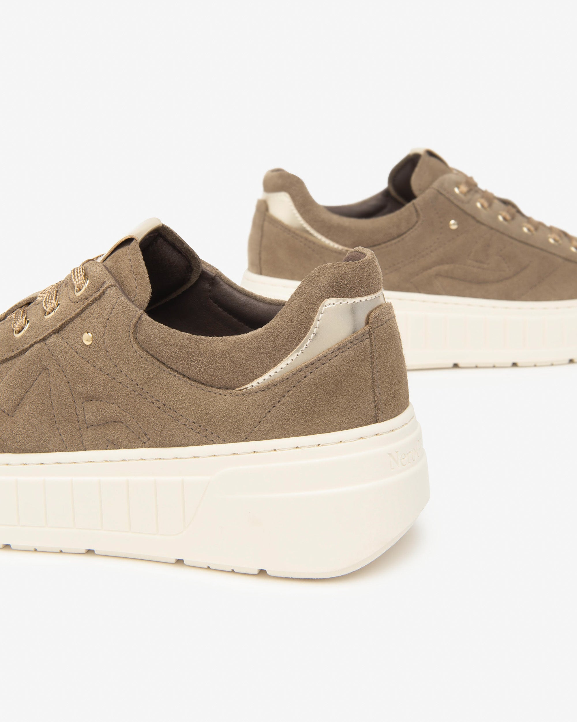 NeroGiardini Sneakers Femme Cuir Velours Confort