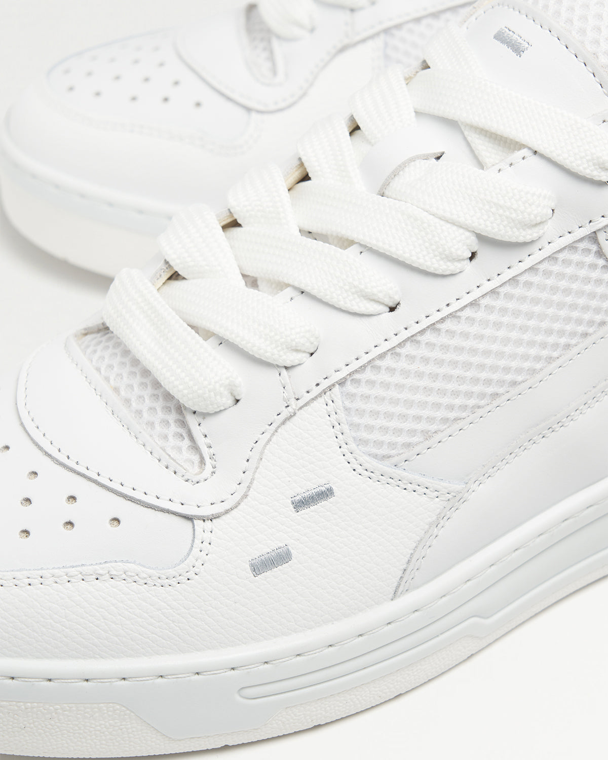 Filling Pieces Cruiser Crumbs baskets blanches cuir