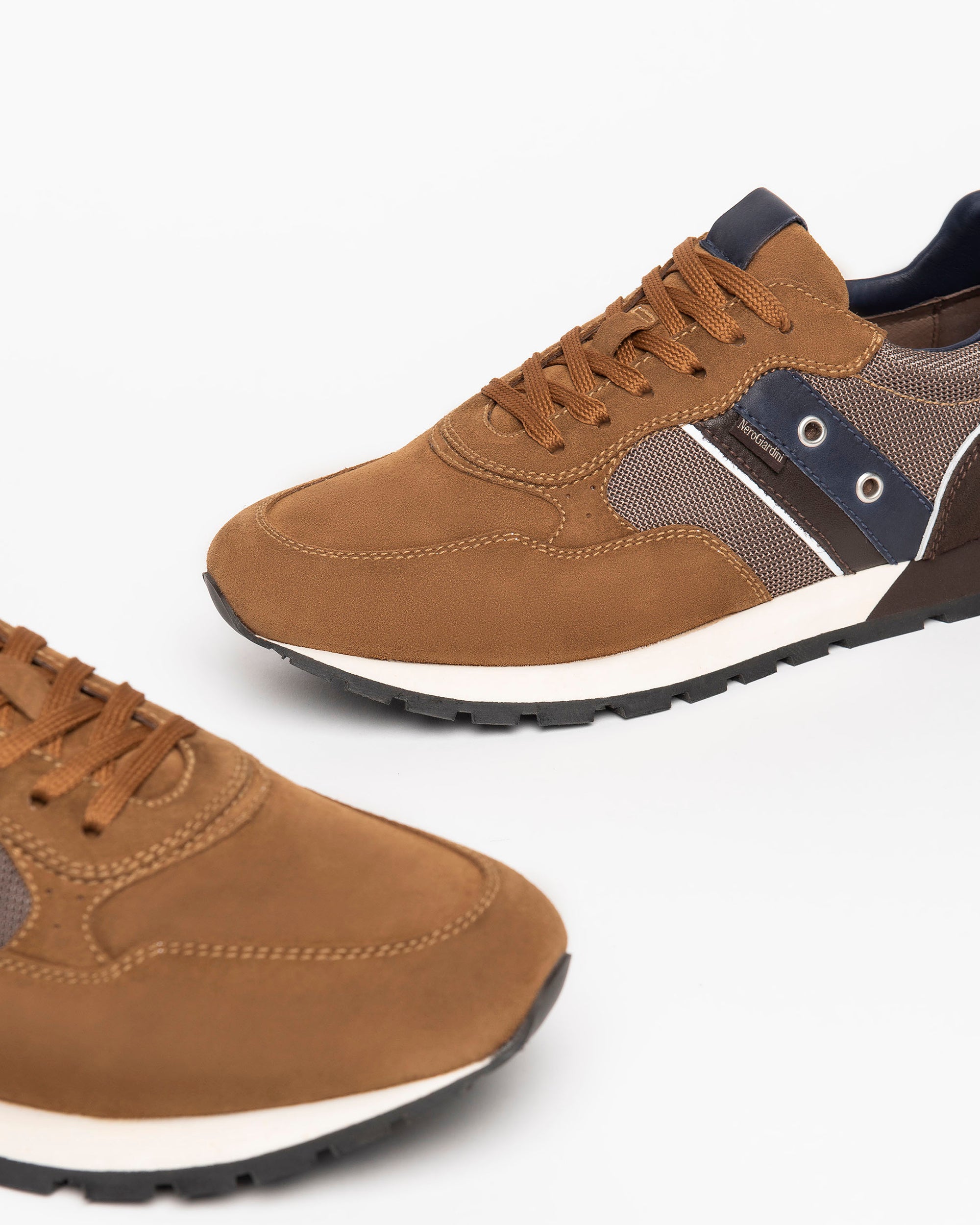 NeroGiardini Sneakers homme cuir velours pointure 42