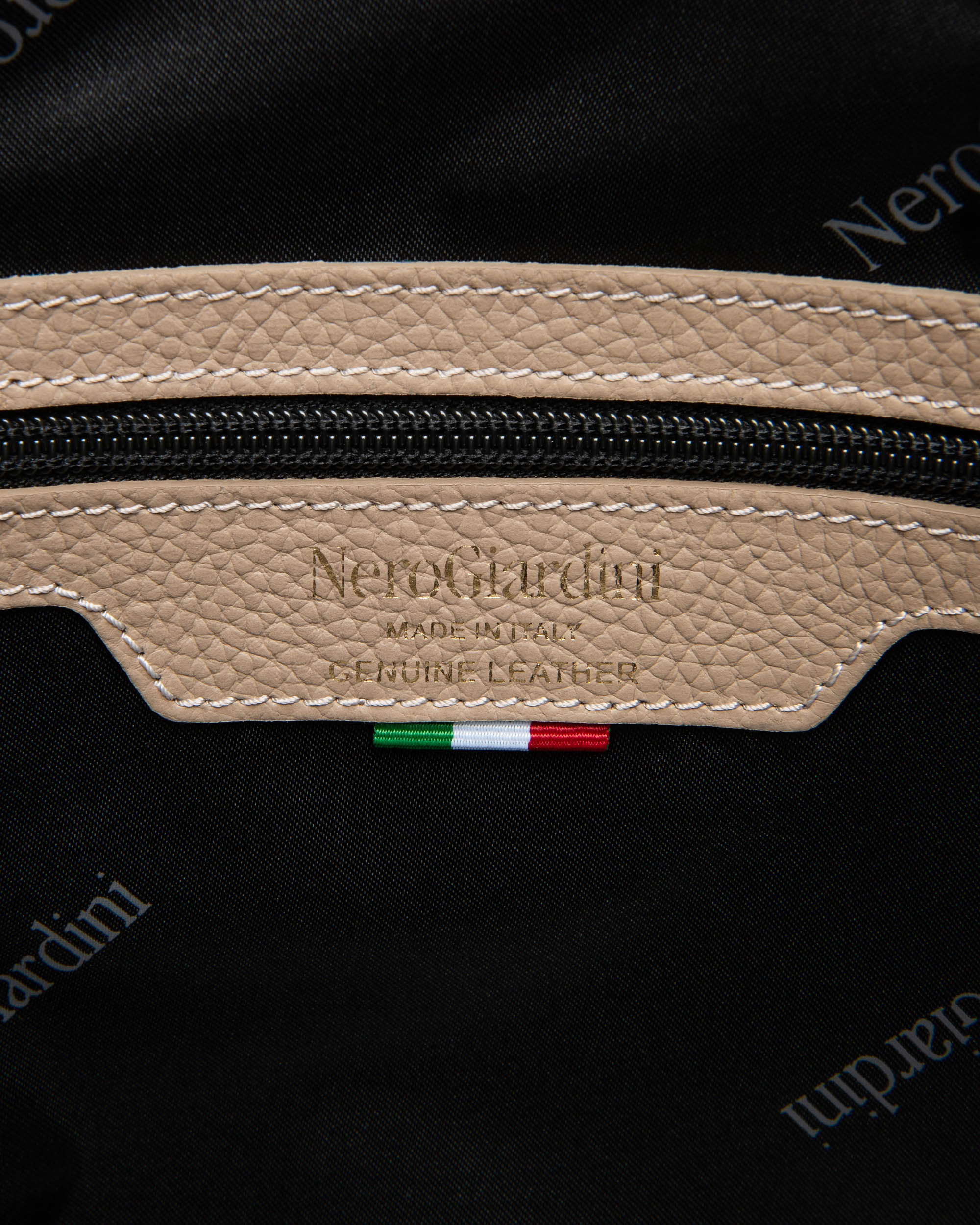 Nerogiardini Sacs Épaule Femme Cuir Boucle Dorée Taille PZ